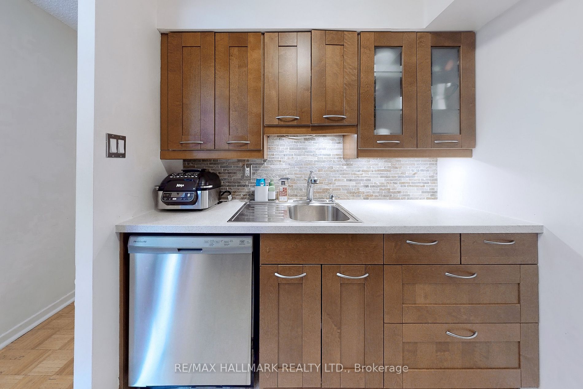 44 St Joseph St, #1805
