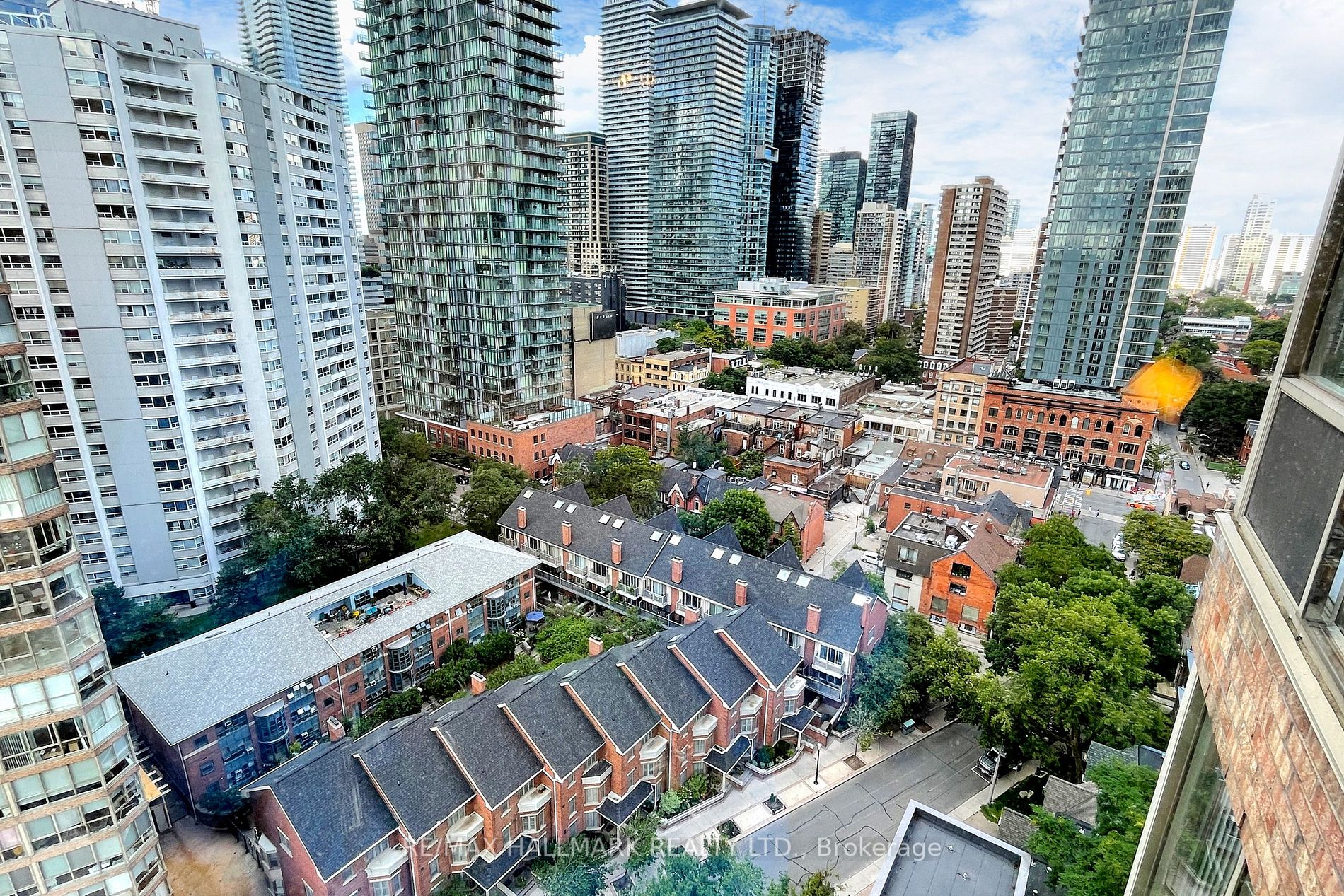 44 St Joseph St, #1805