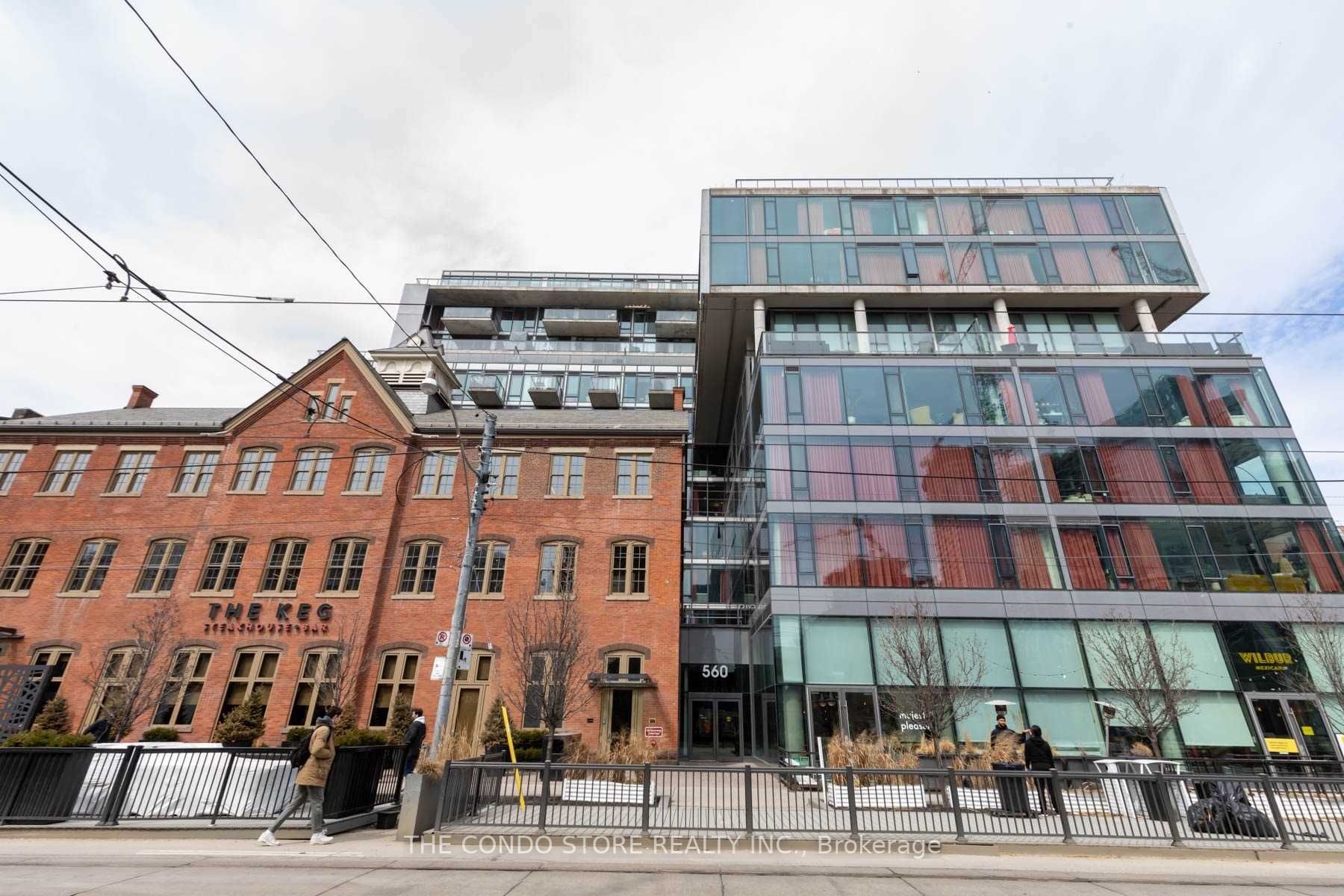 560 King St W, #527