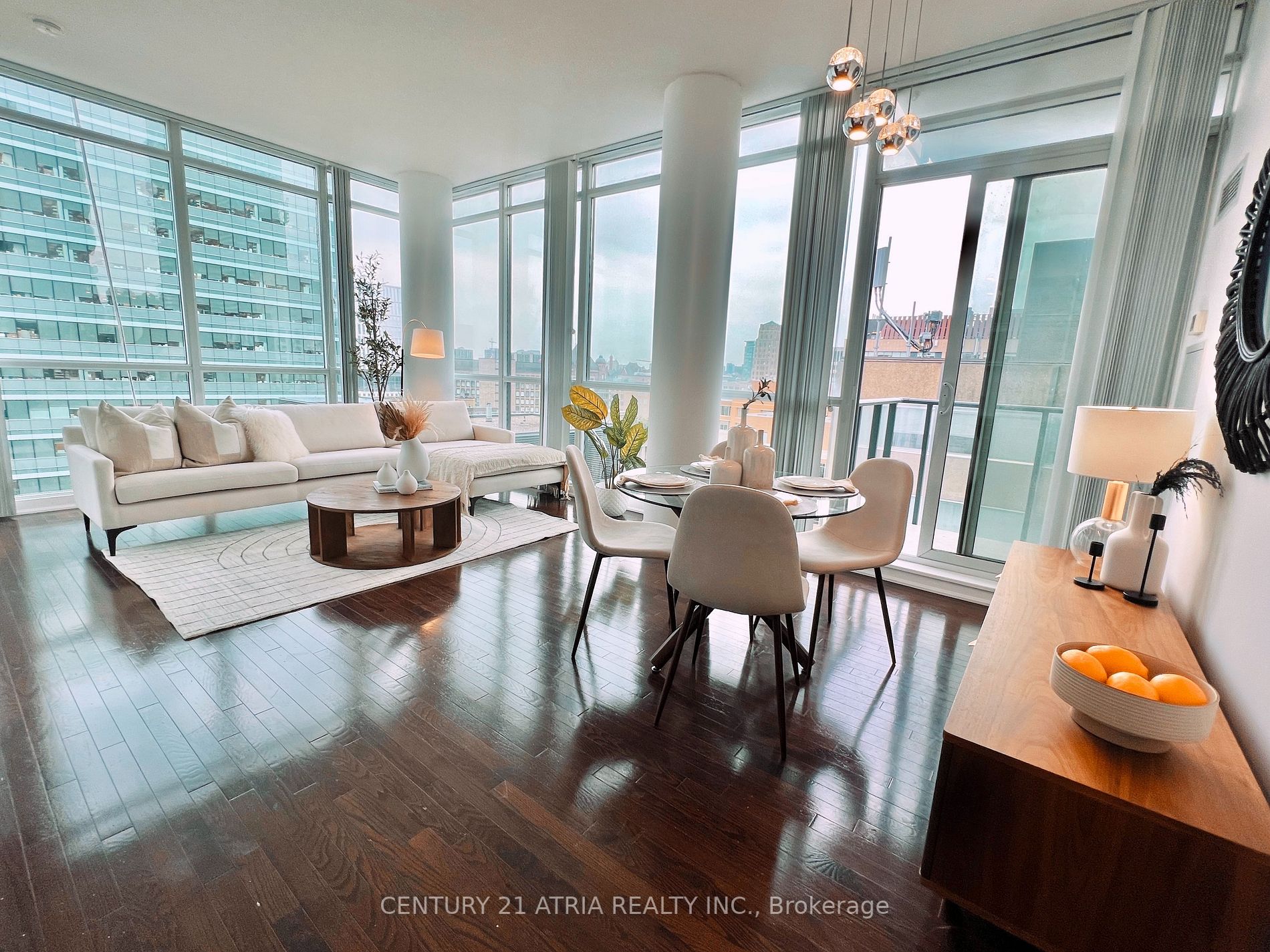 770 Bay St, #1212