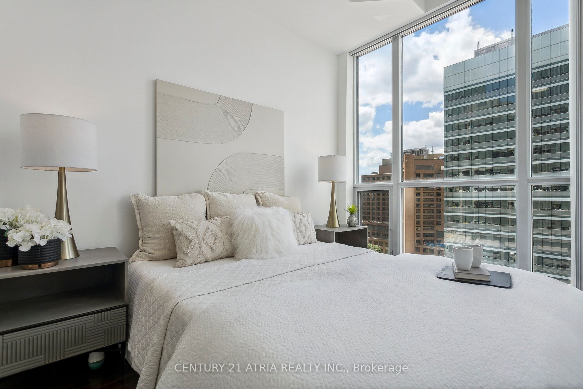 770 Bay St, #1212