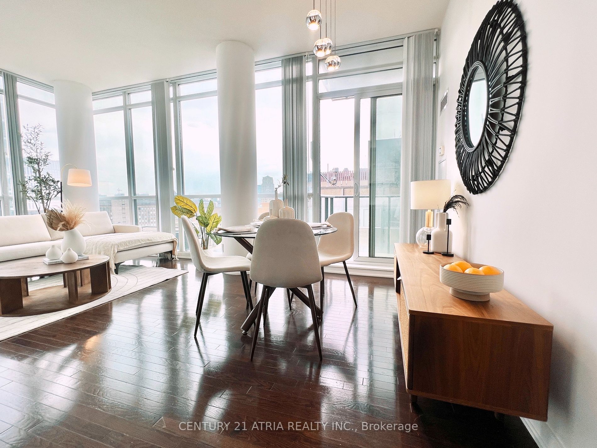 770 Bay St, #1212