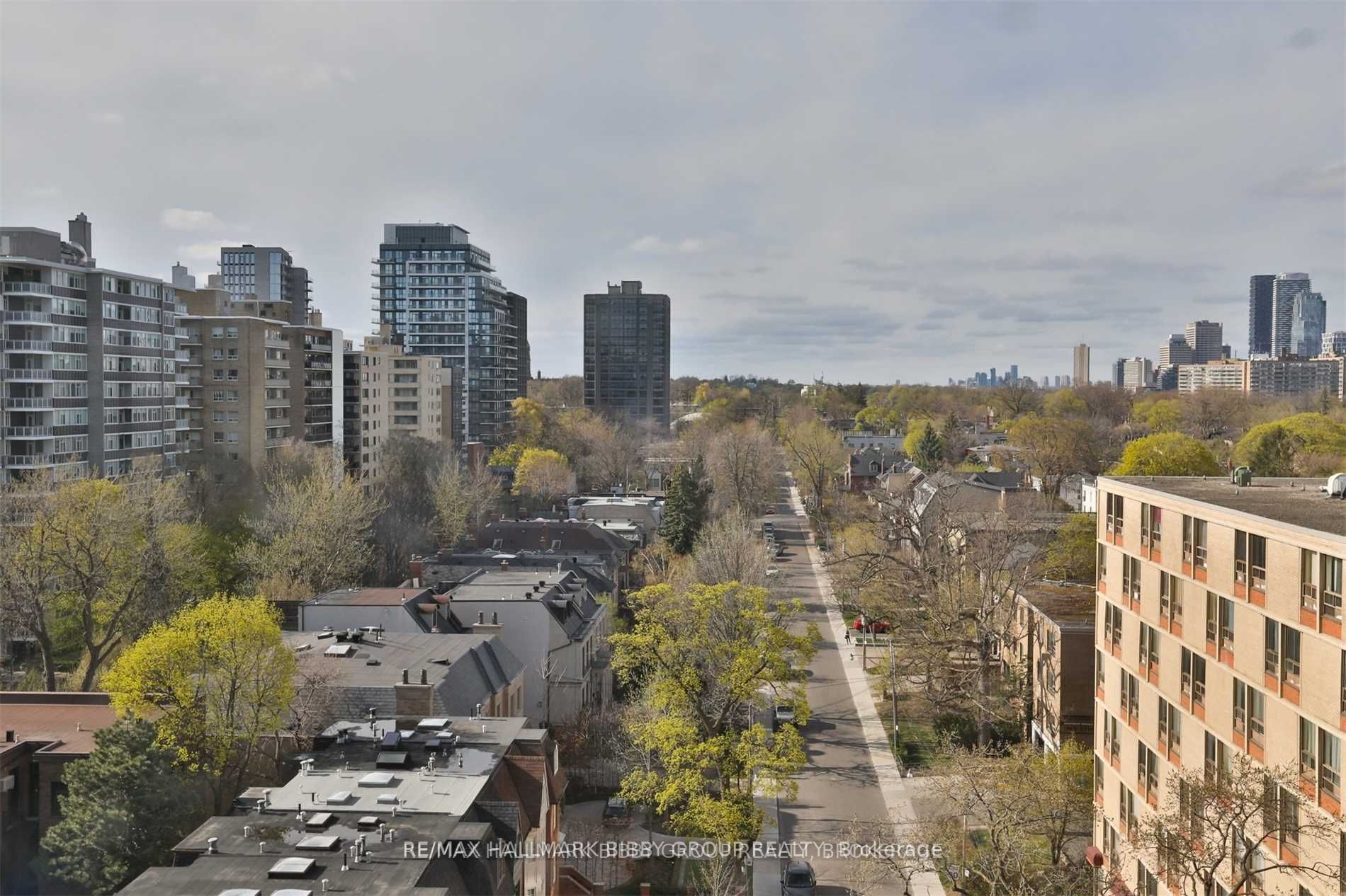 111 St Clair Ave W, #819