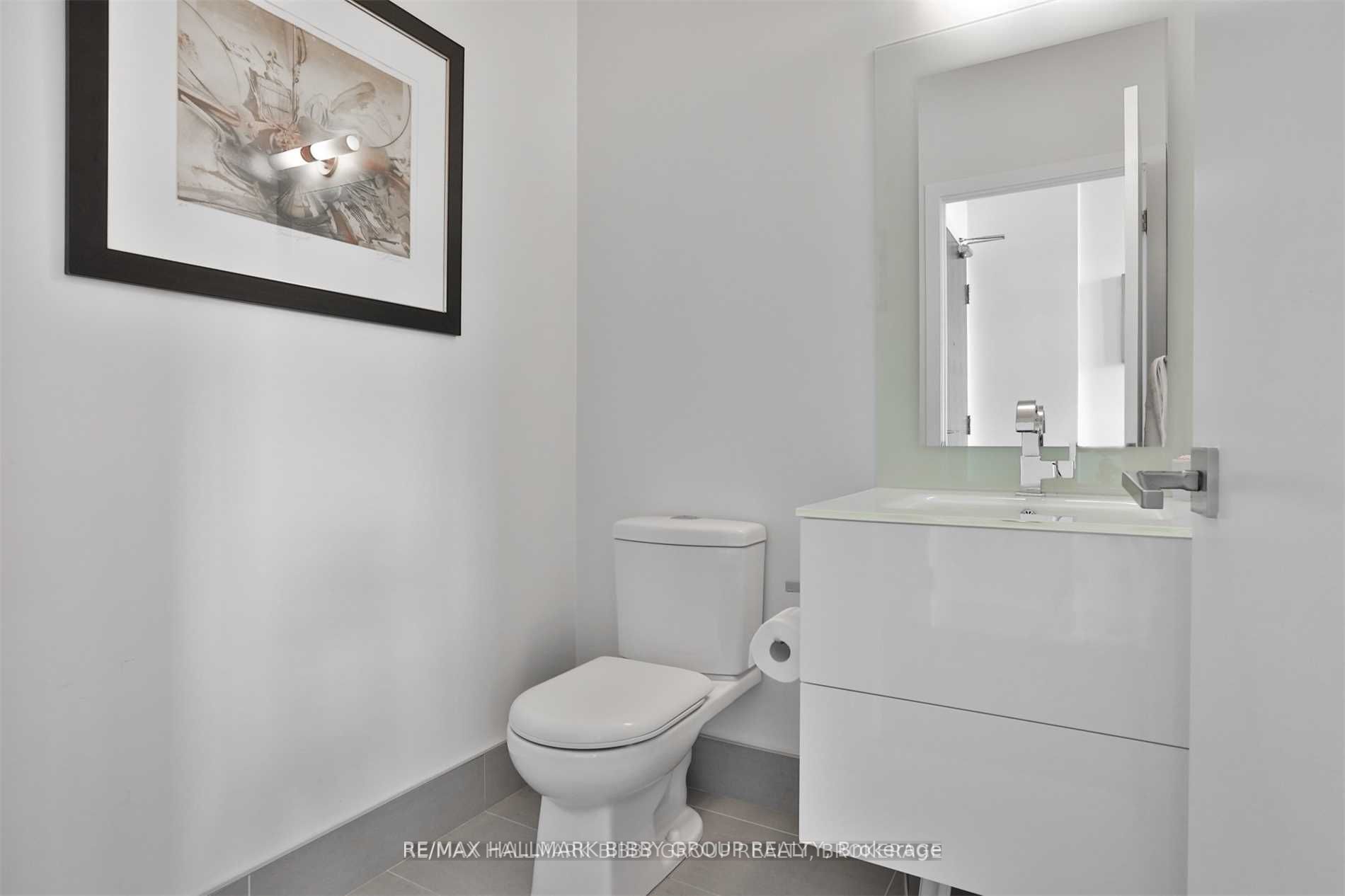 111 St Clair Ave W, #819
