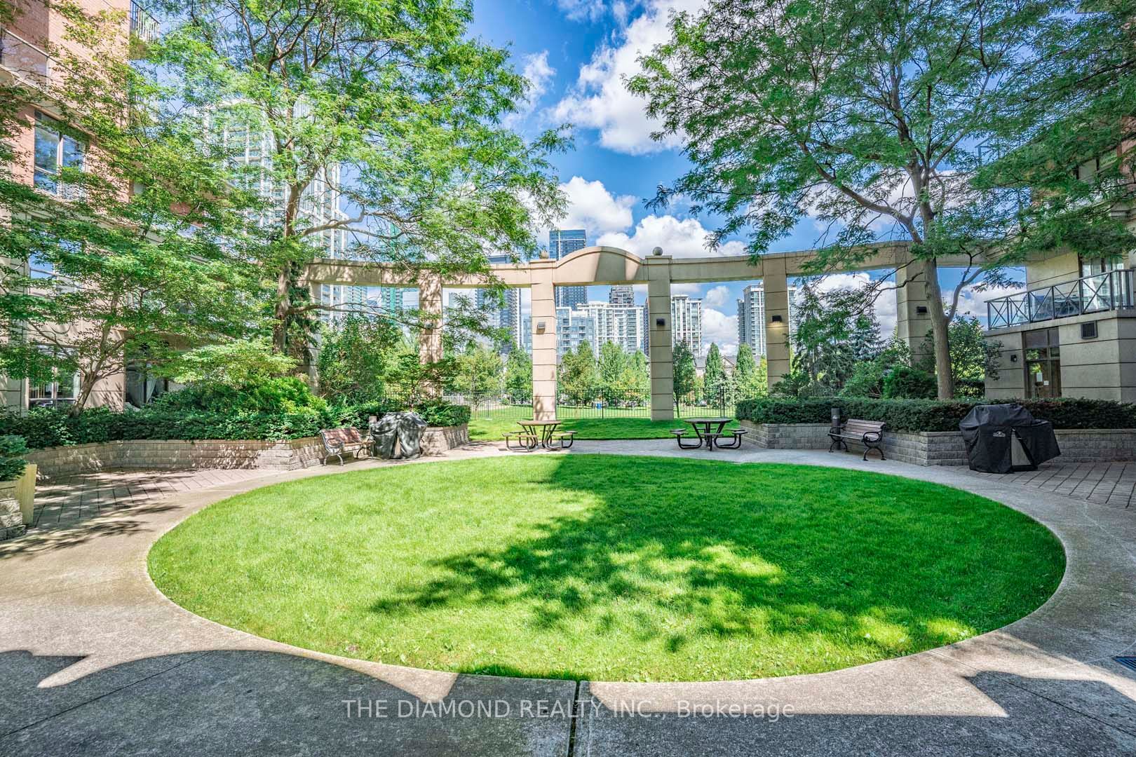 51 Harrison Garden Blvd, #401