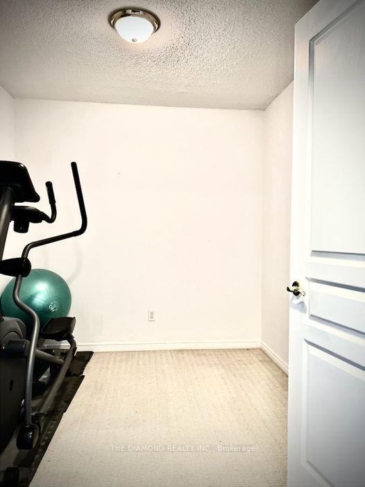 51 Harrison Garden Blvd, #401