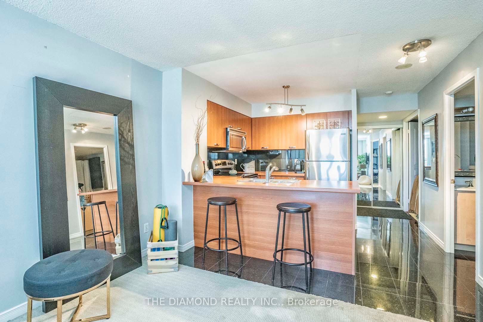51 Harrison Garden Blvd, #401