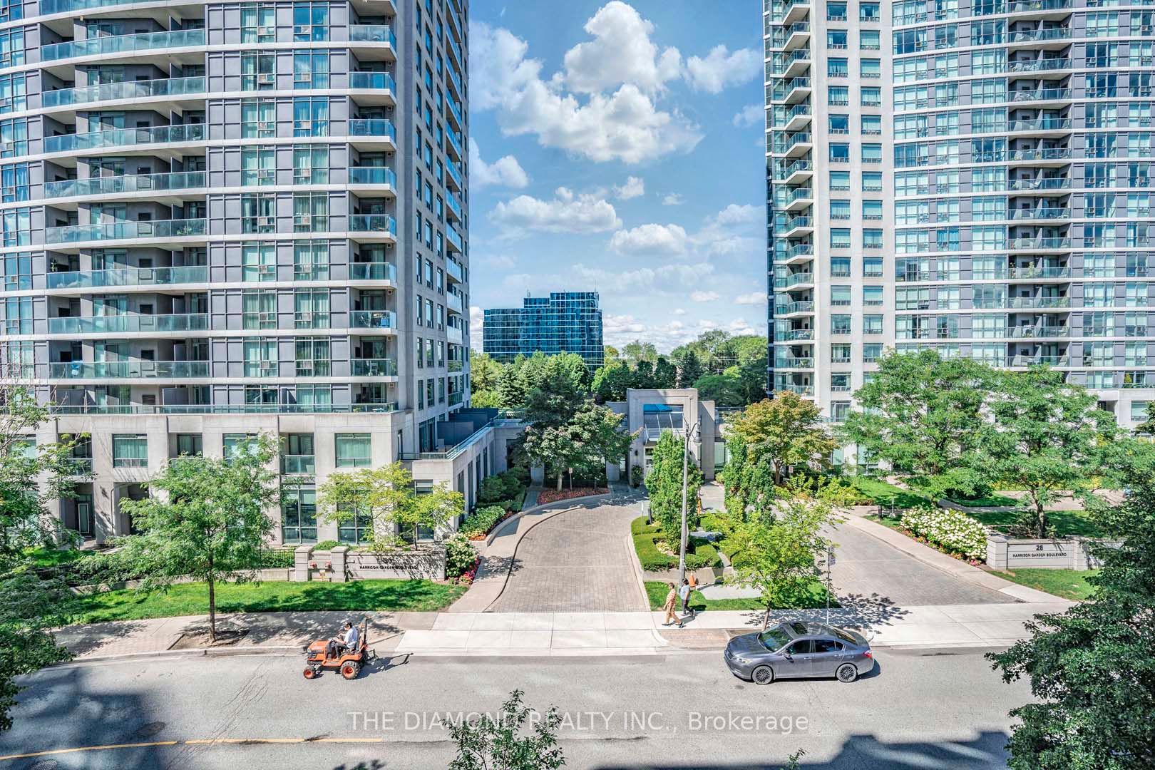 51 Harrison Garden Blvd, #401