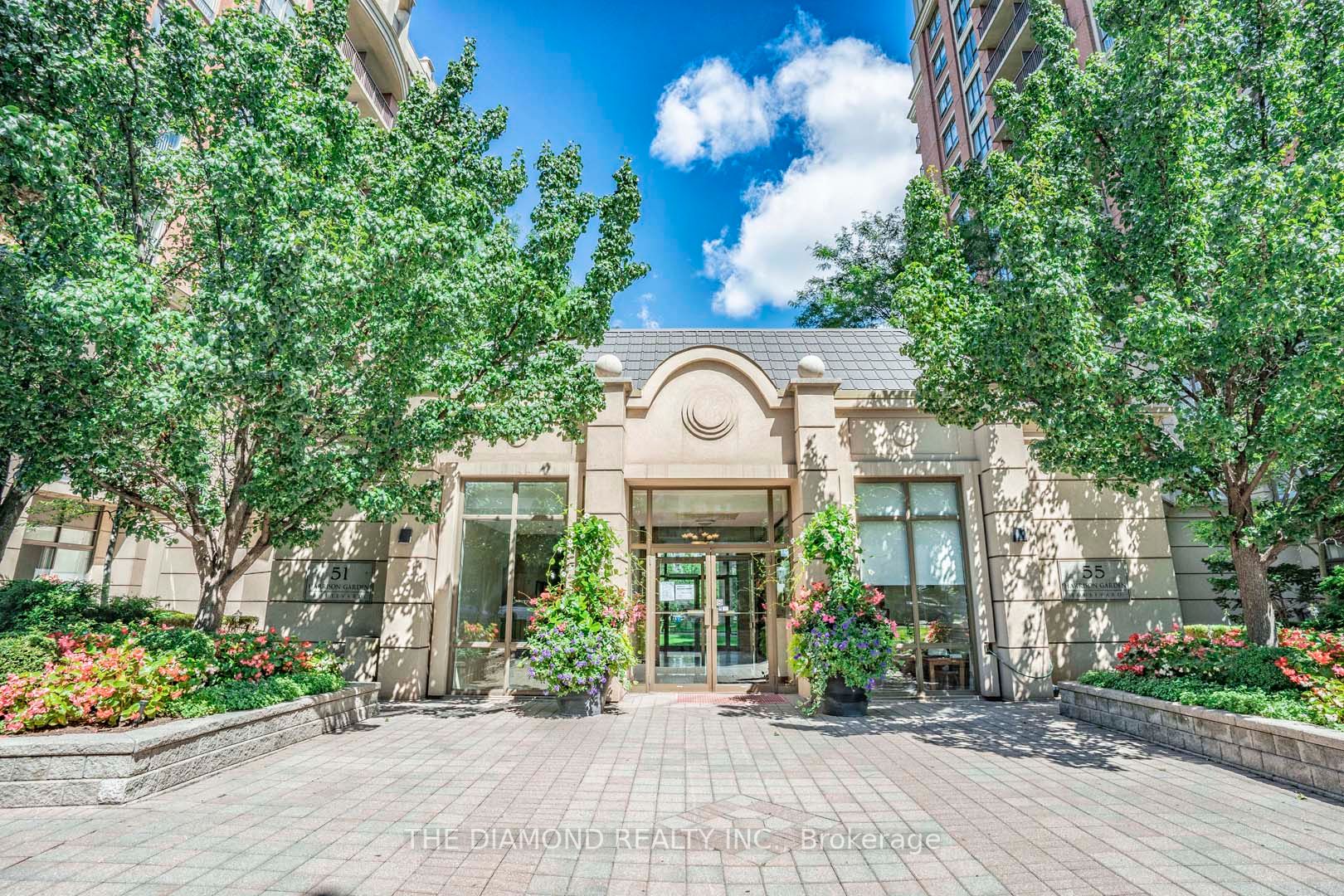 51 Harrison Garden Blvd, #401