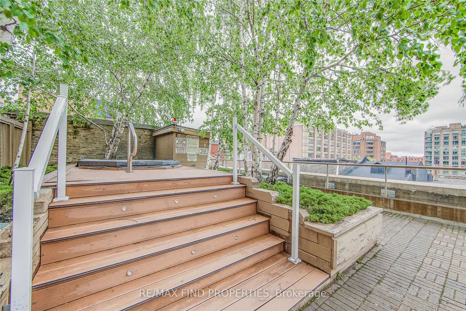 168 King St E, #1508
