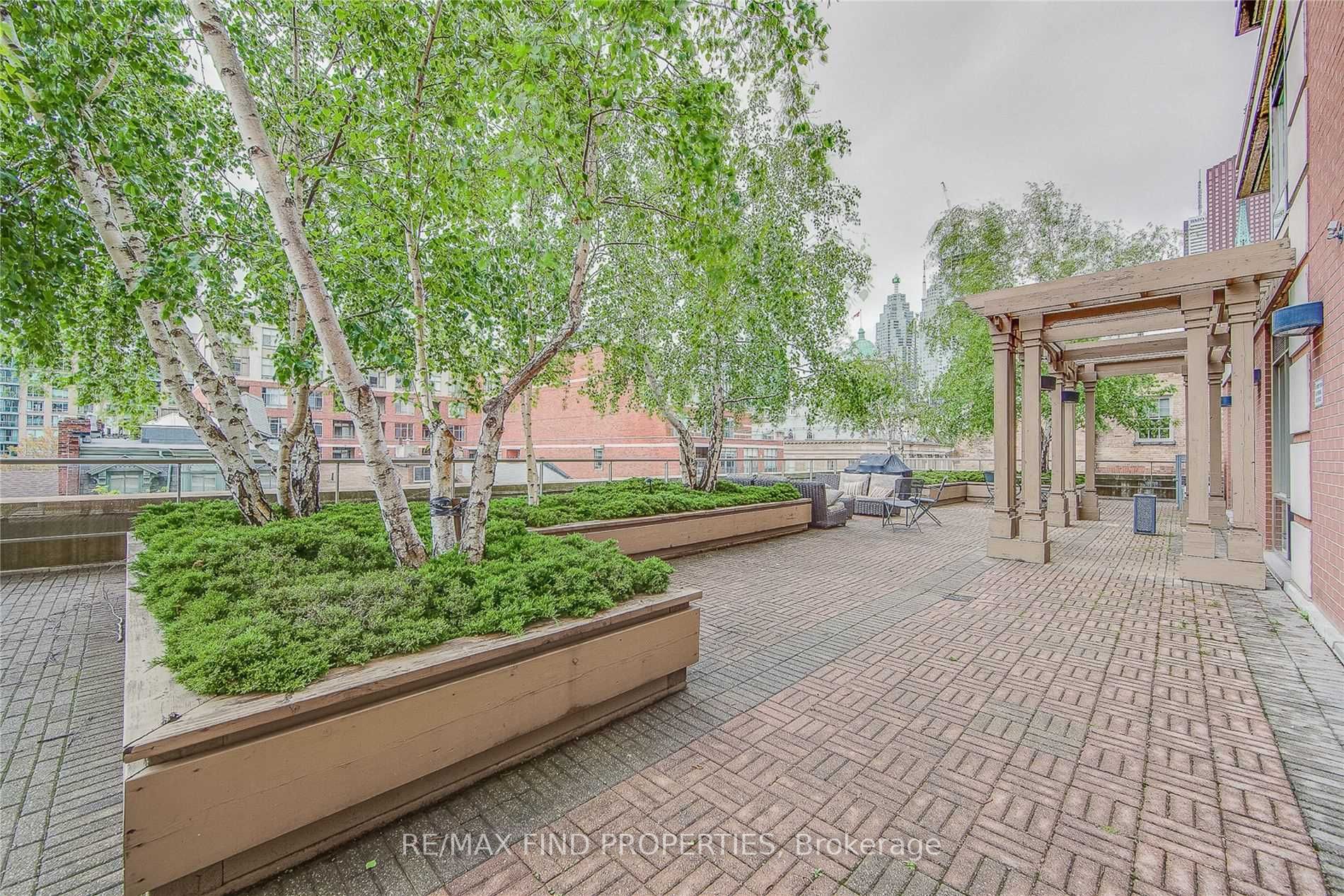 168 King St E, #1508