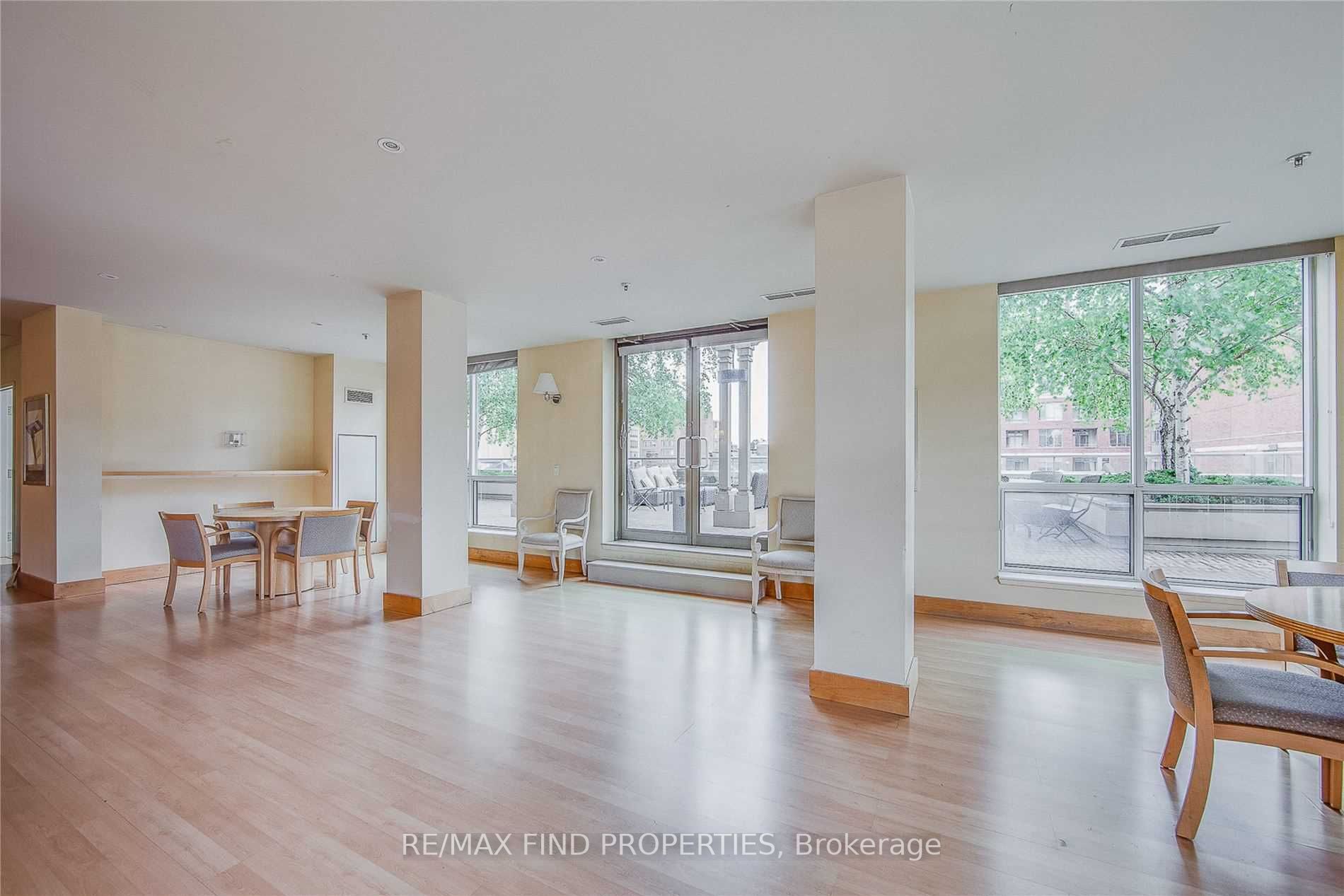 168 King St E, #1508