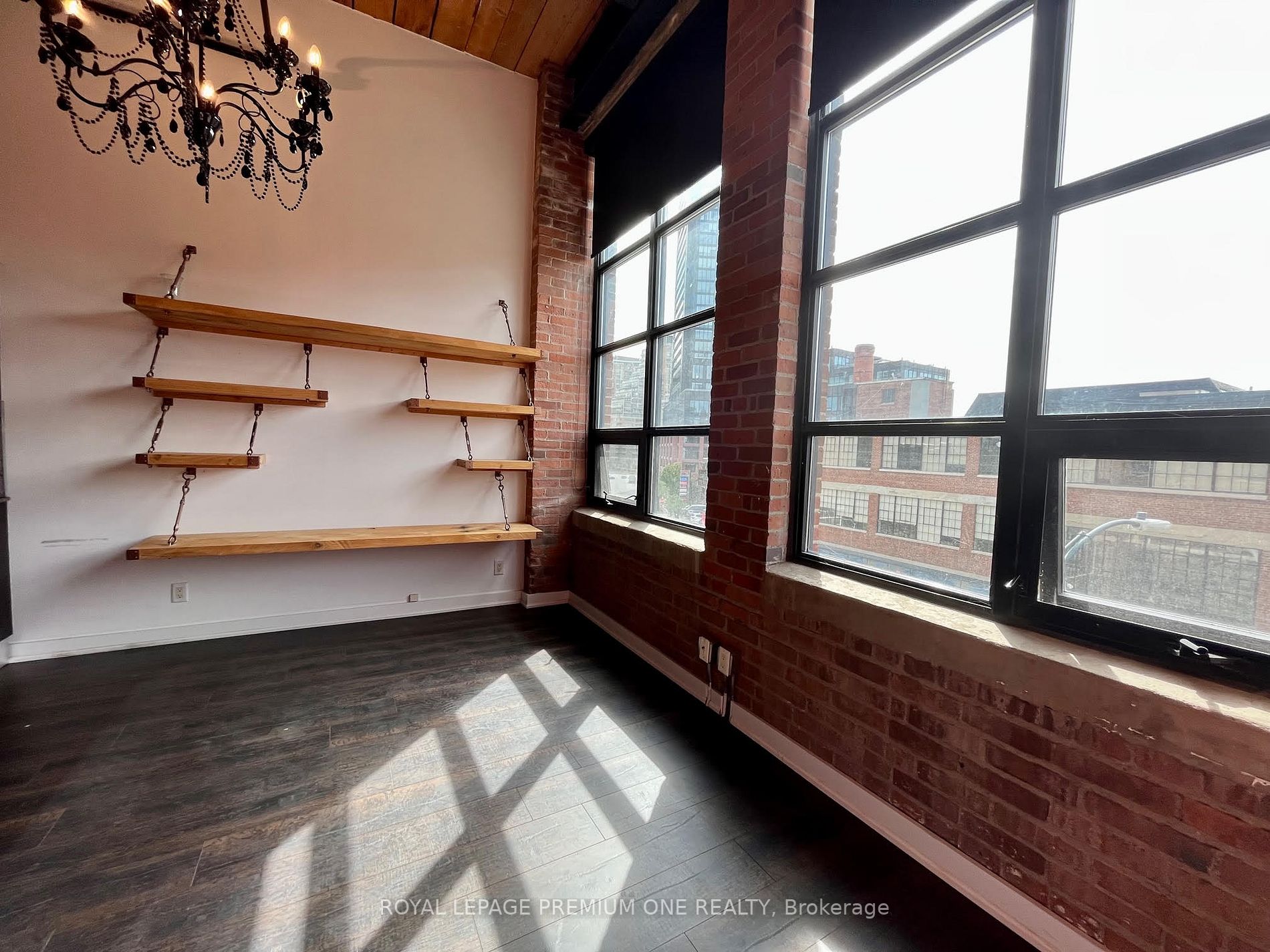 43 Hanna Ave, #312