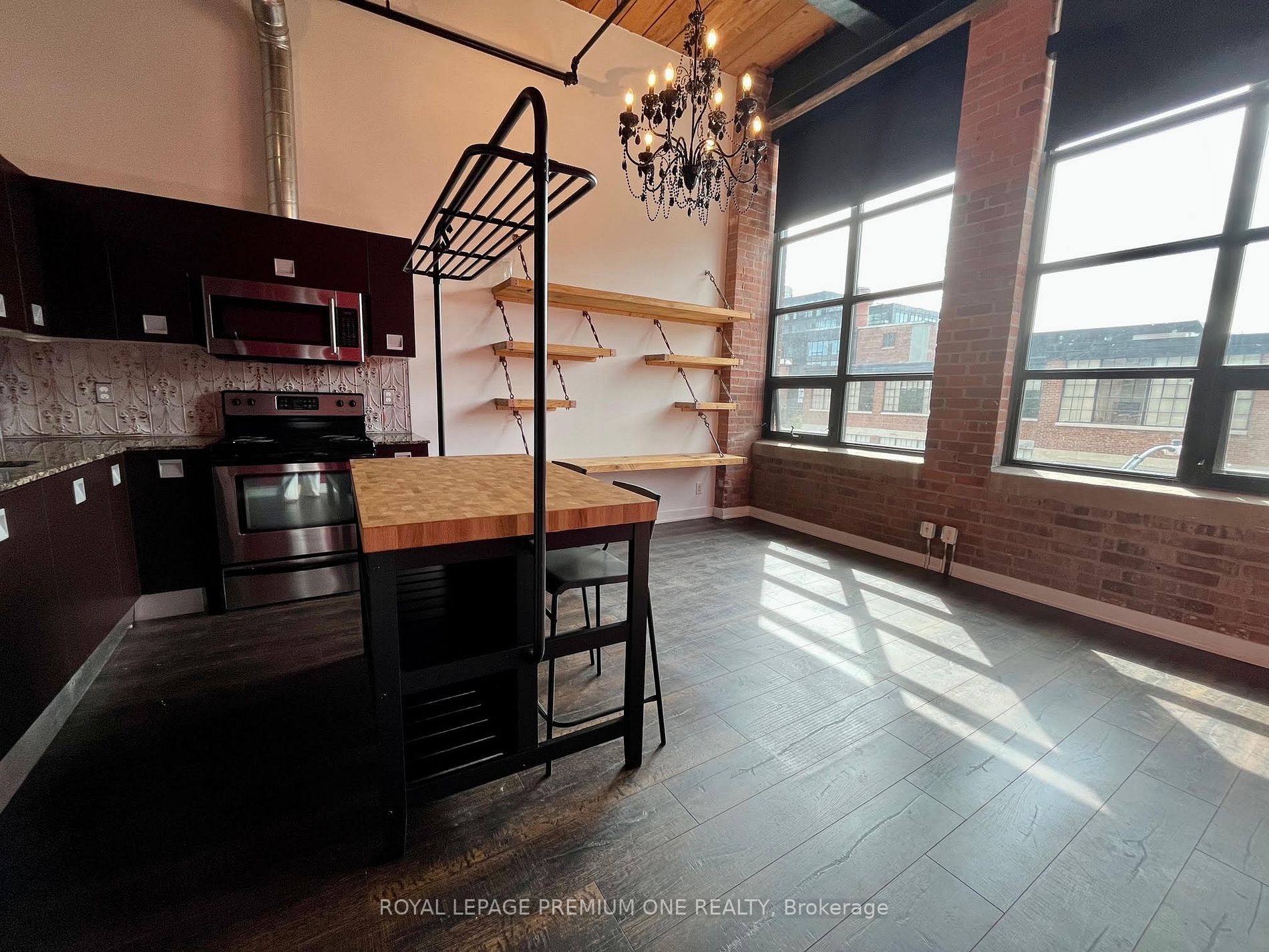 43 Hanna Ave, #312