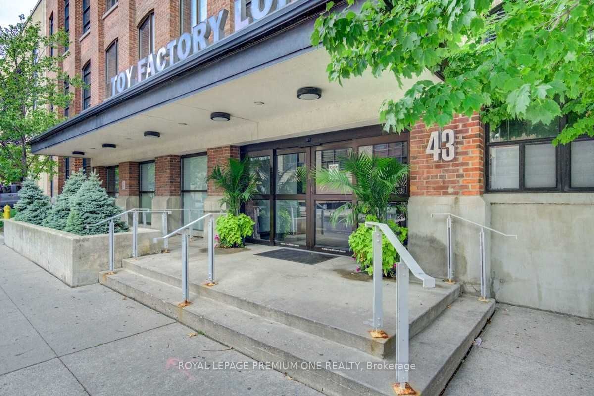 43 Hanna Ave, #312