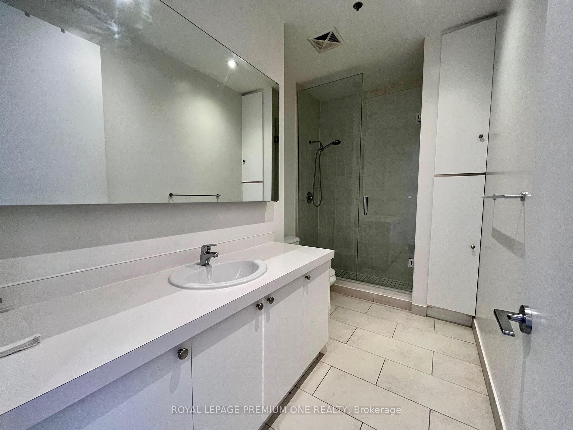 43 Hanna Ave, #312