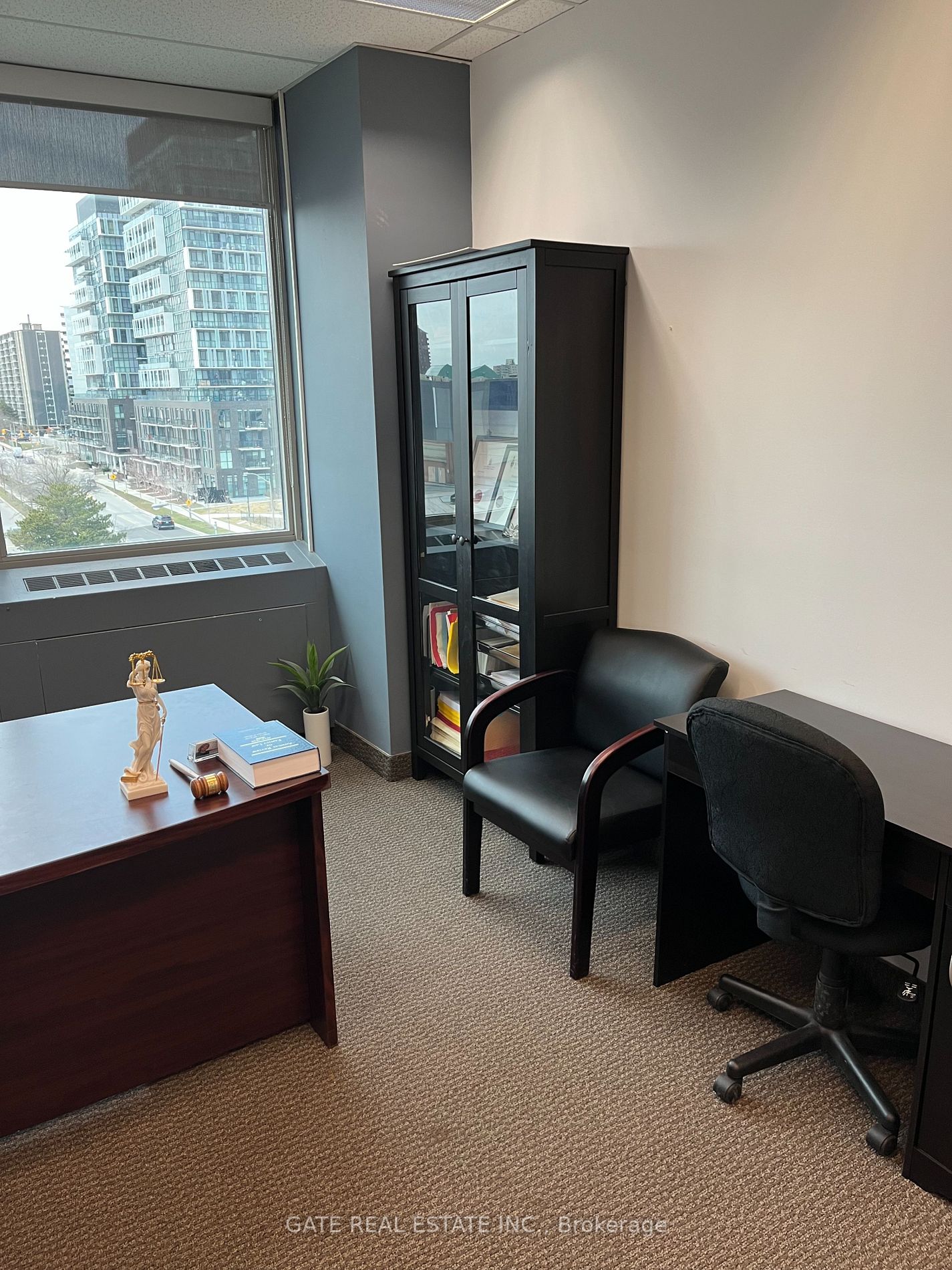 245 Fairview Mall Dr, #500-5