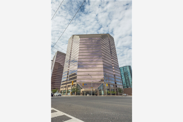 5700 Yonge St, Toronto