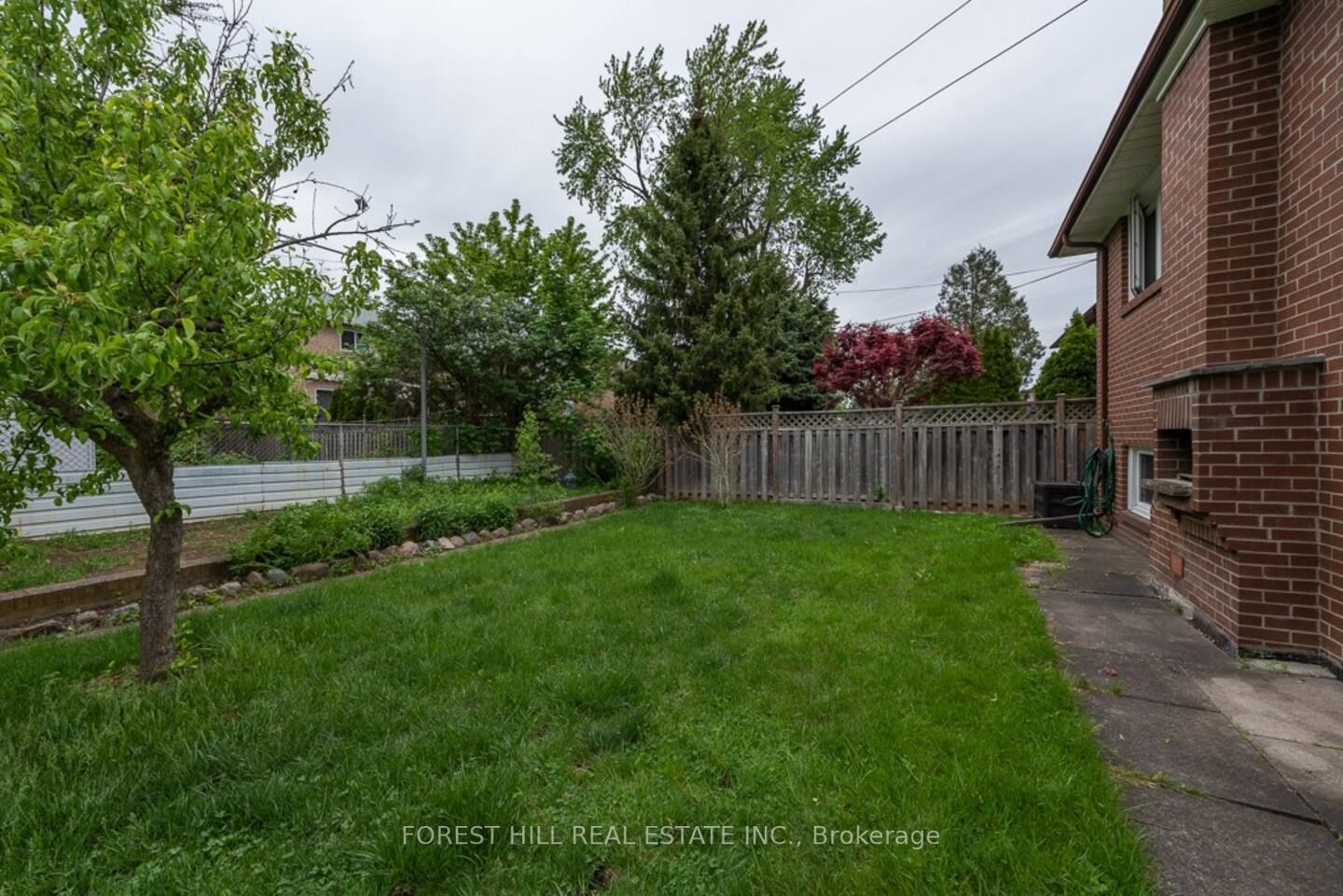 74 Newton Dr