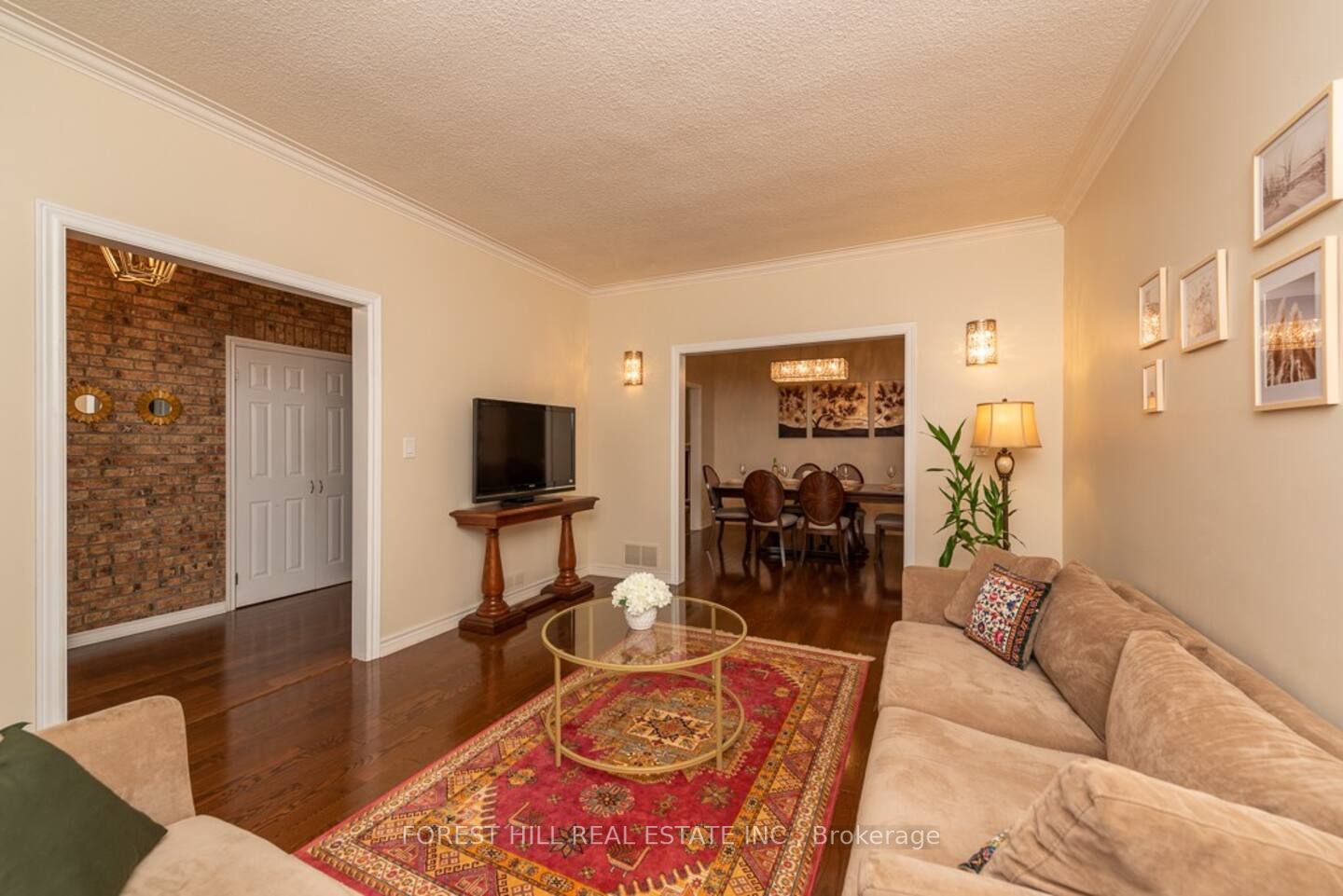 74 Newton Dr