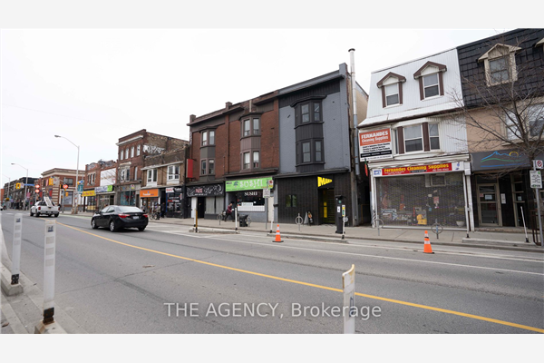 995 Bloor St W, Toronto