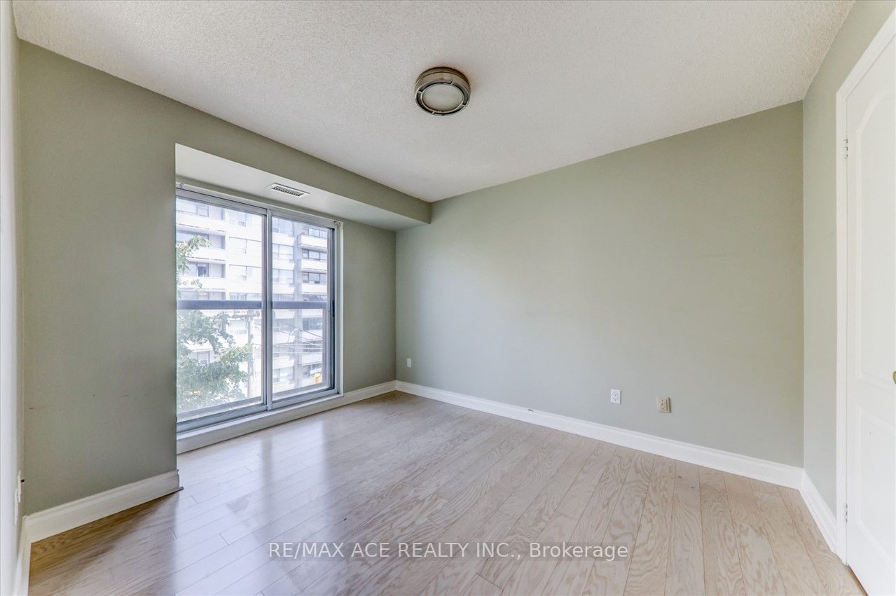 800 Spadina Rd, #501