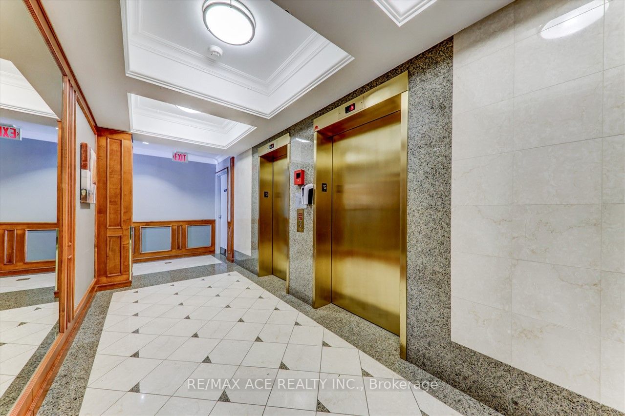 800 Spadina Rd, #501