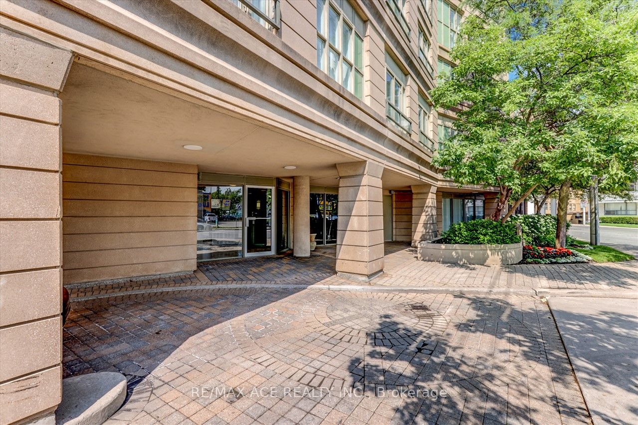 800 Spadina Rd, #501