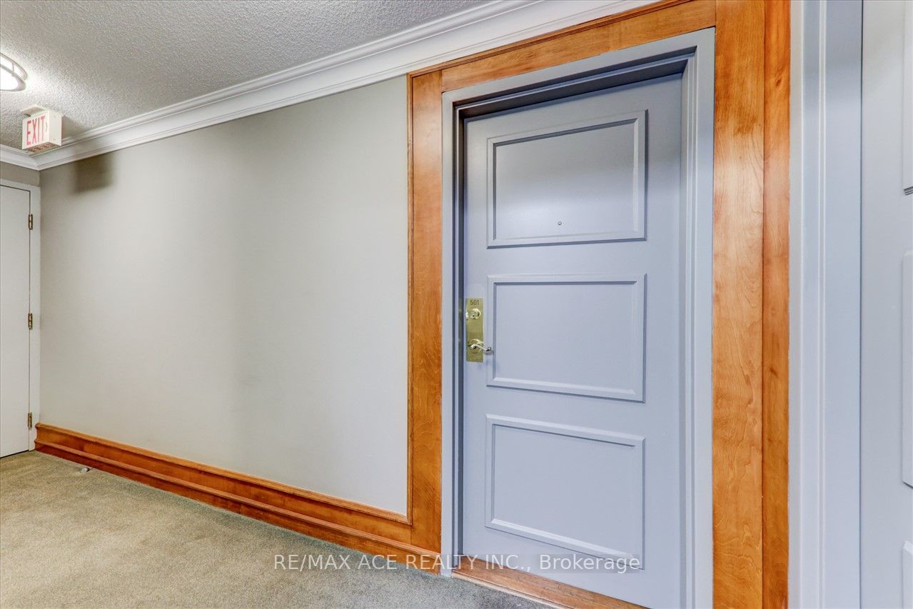 800 Spadina Rd, #501