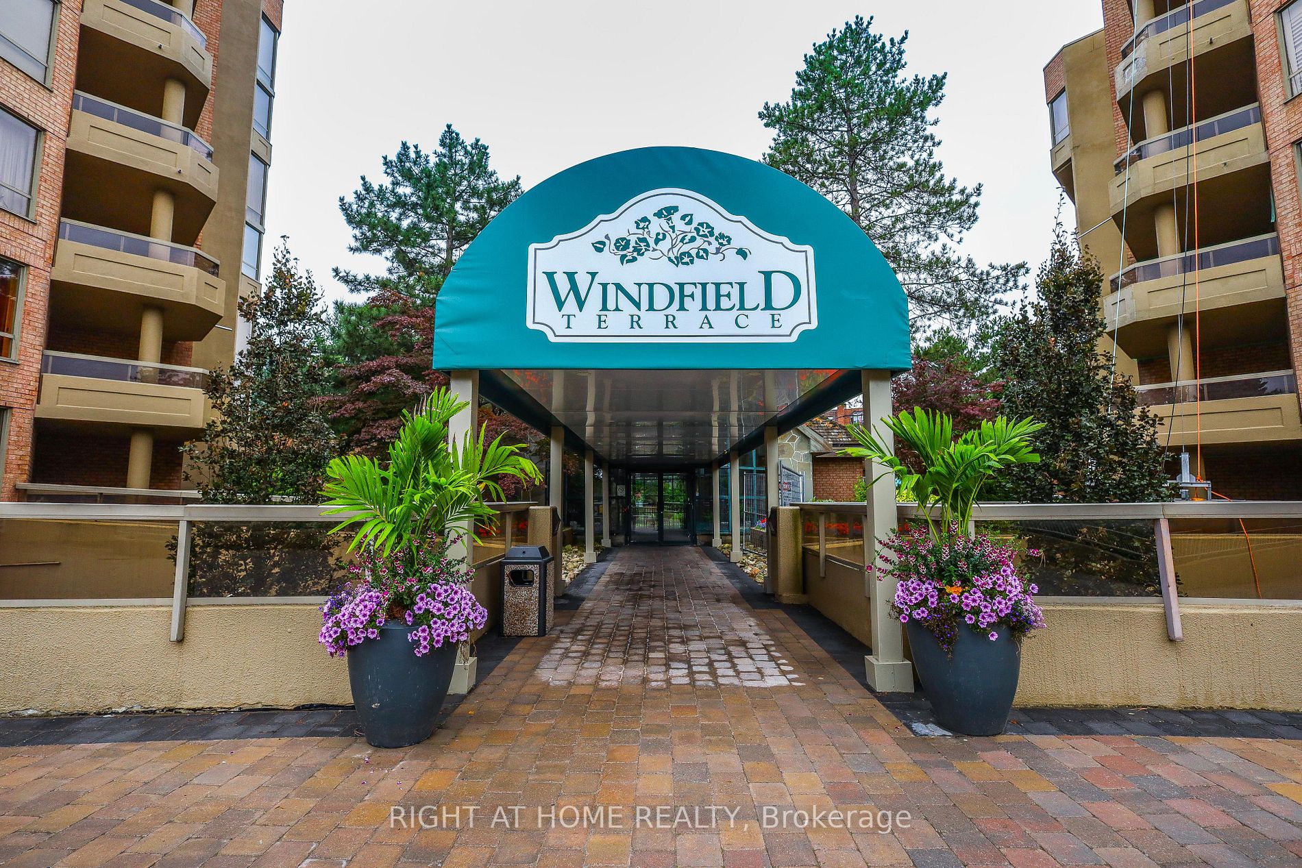 1210 Don Mills Rd, #513