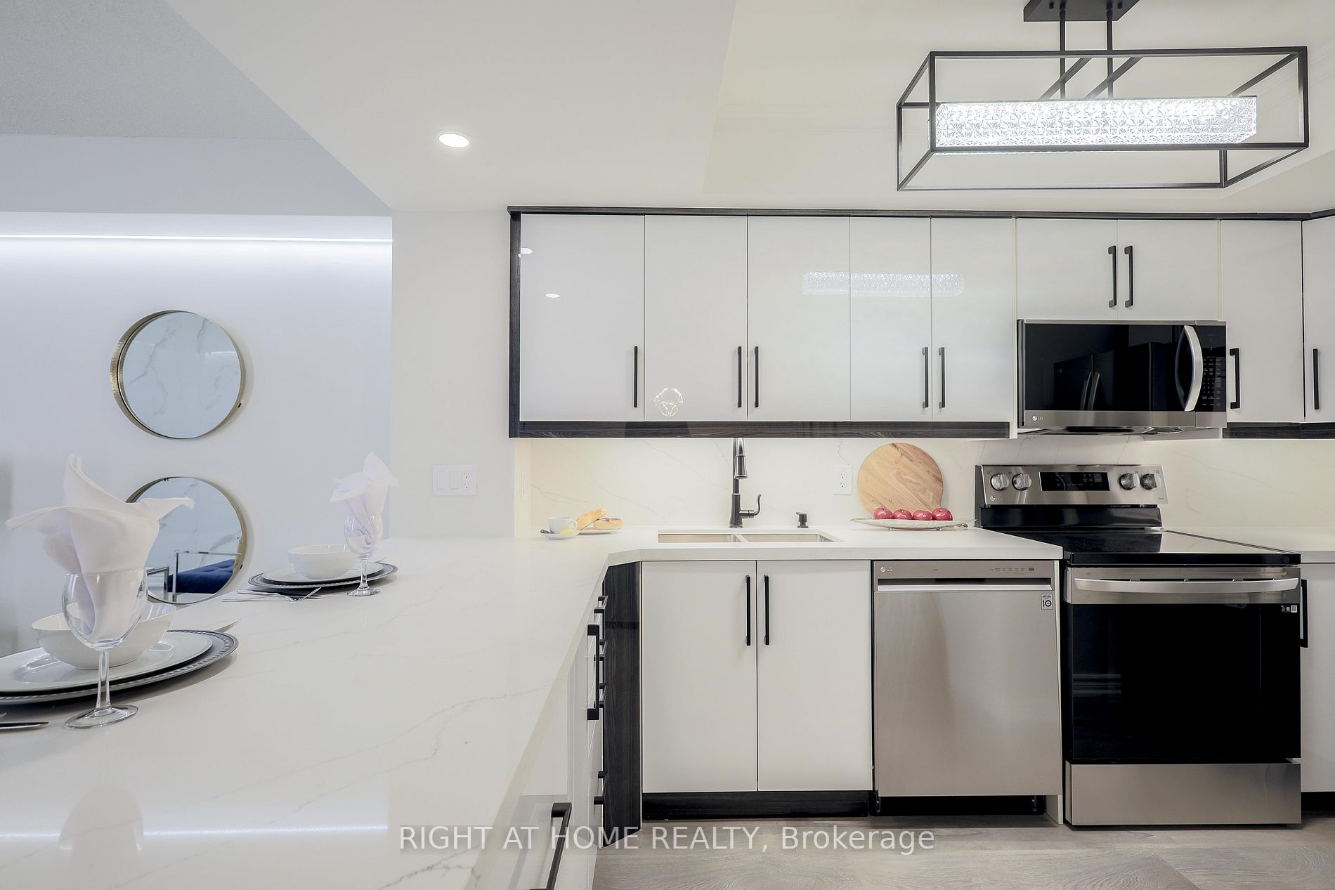 1210 Don Mills Rd, #513
