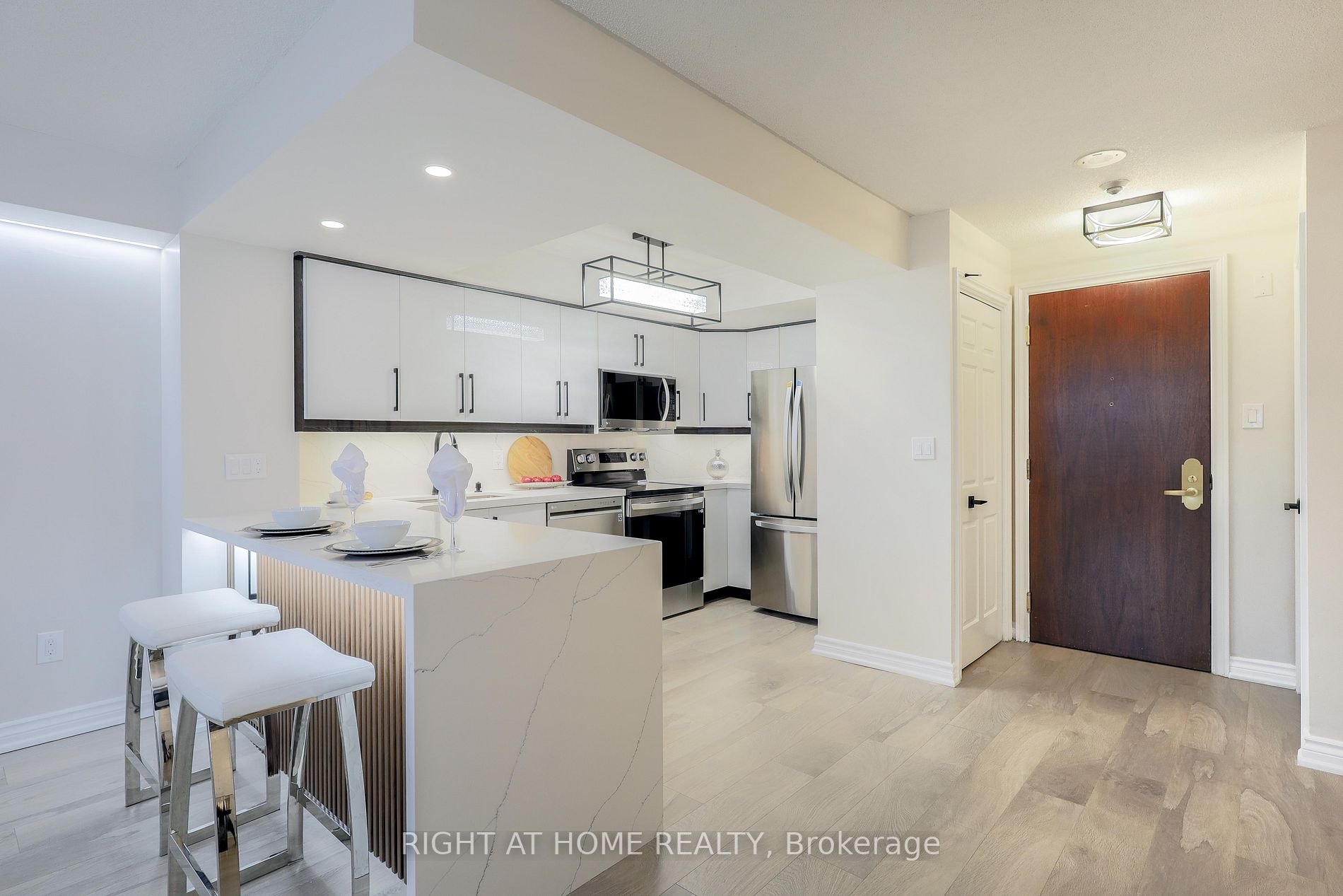 1210 Don Mills Rd, #513