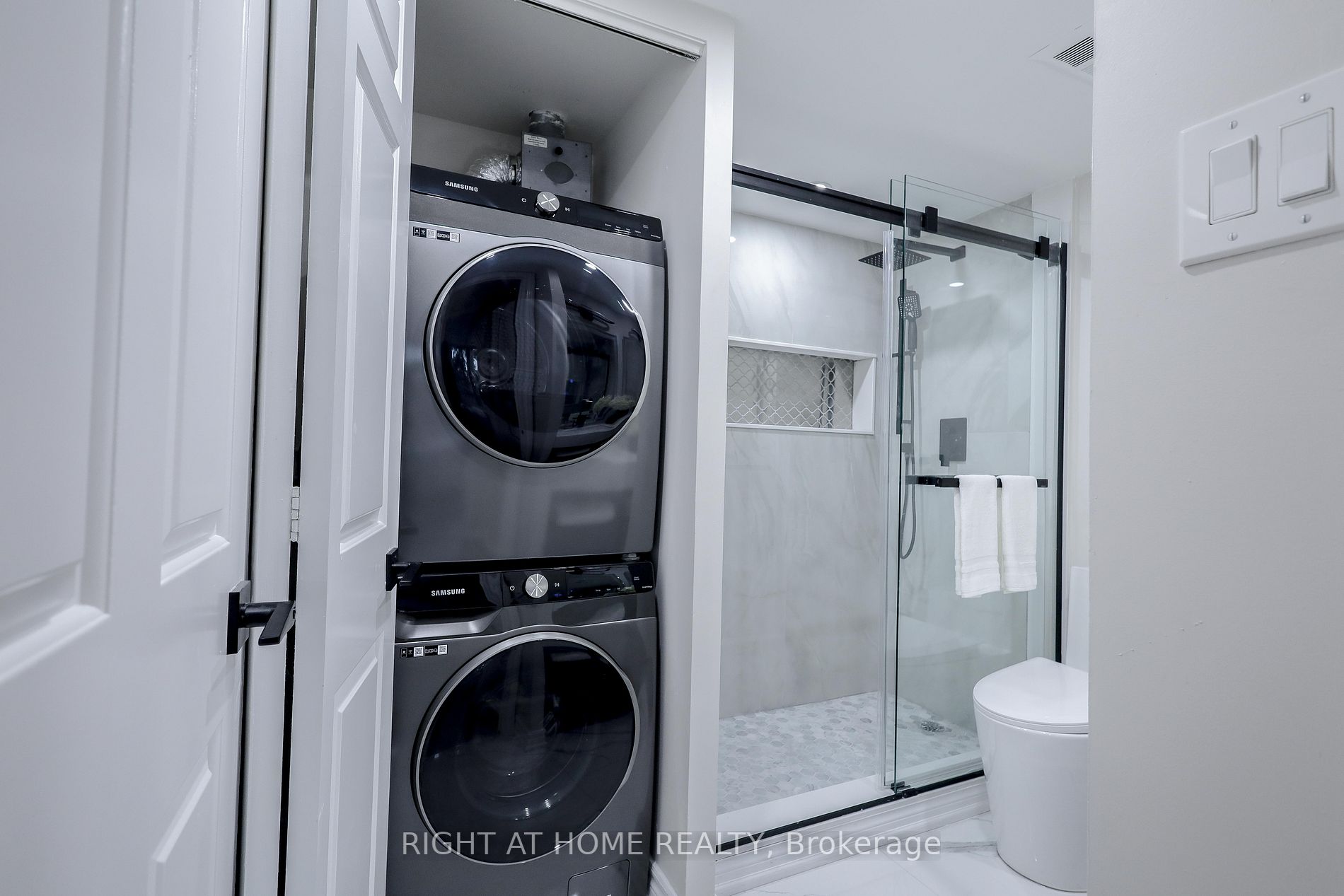 1210 Don Mills Rd, #513