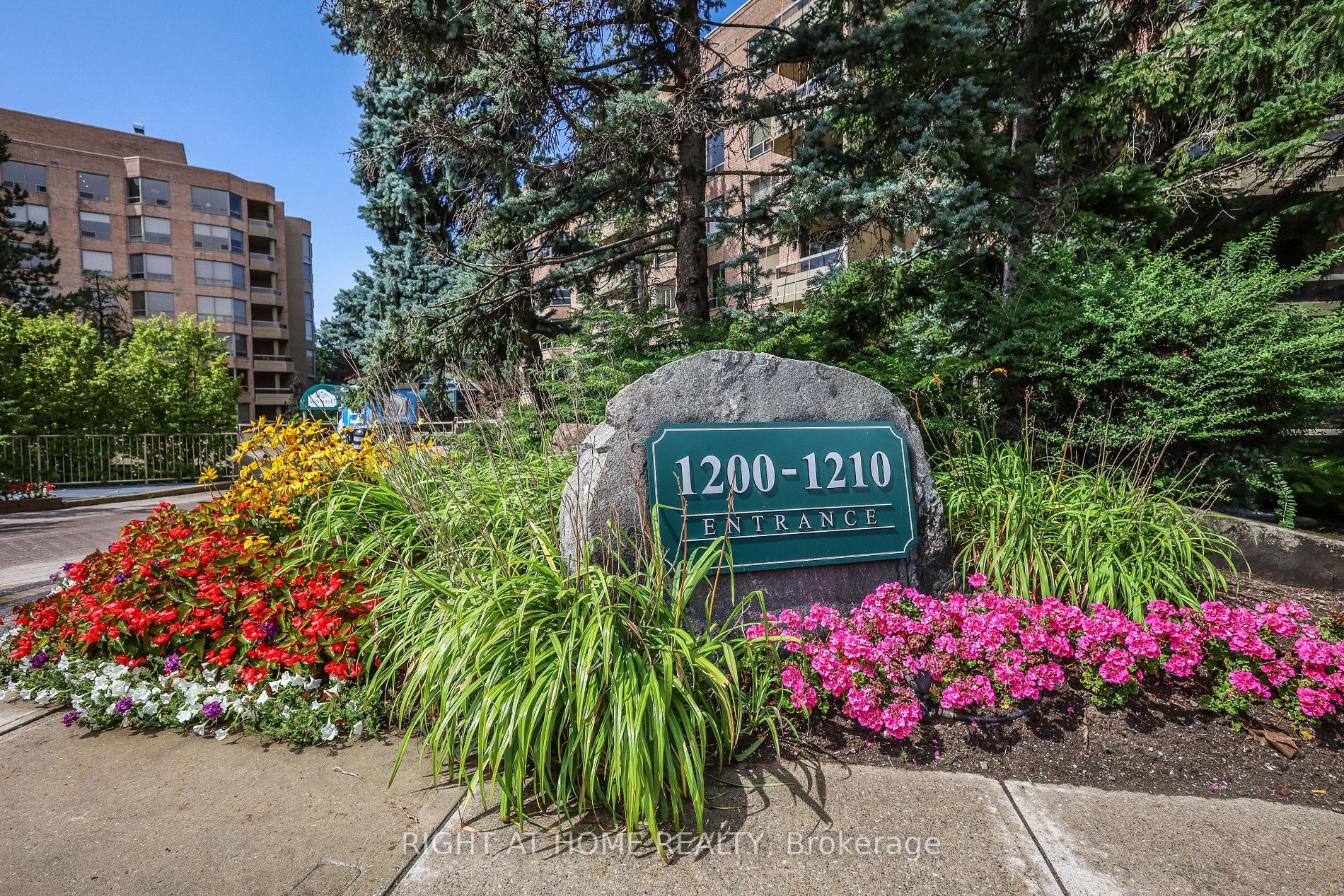 1210 Don Mills Rd, #513