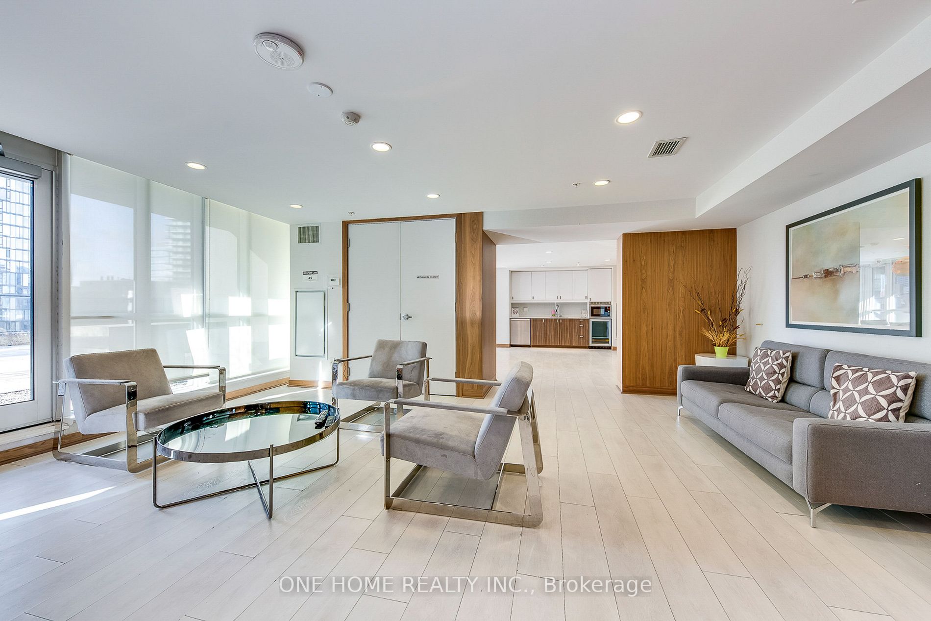295 Adelaide St W, #802