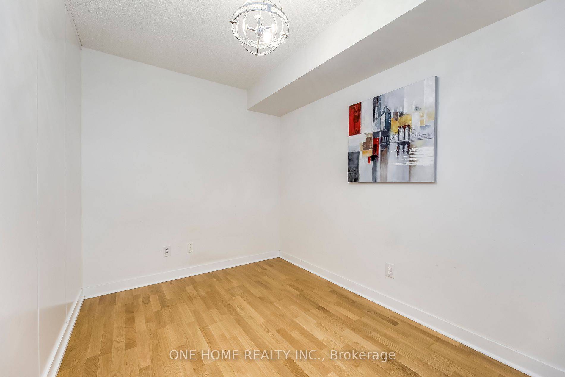 295 Adelaide St W, #802