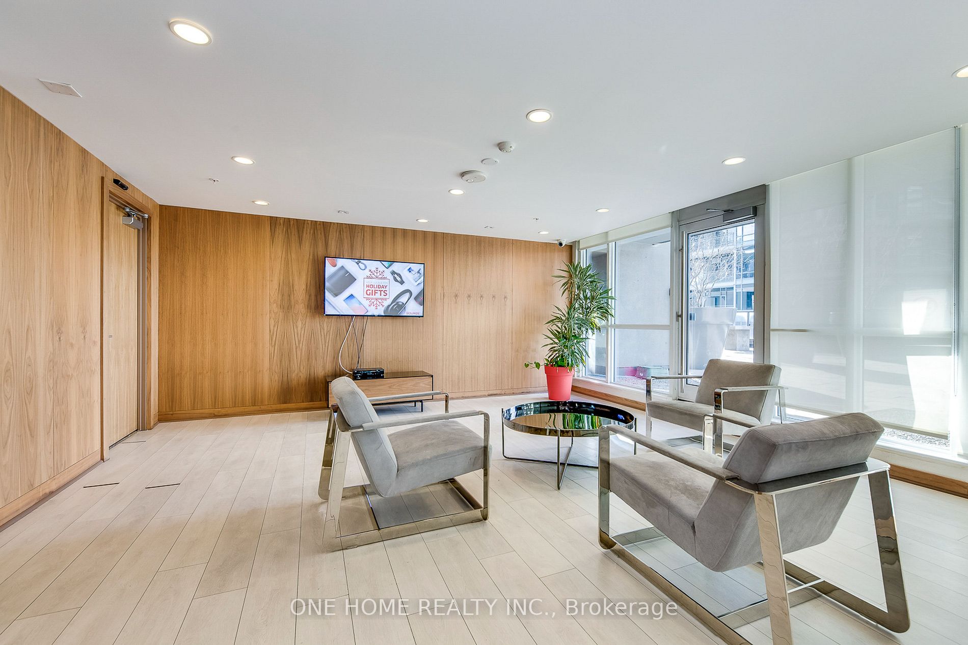 295 Adelaide St W, #802