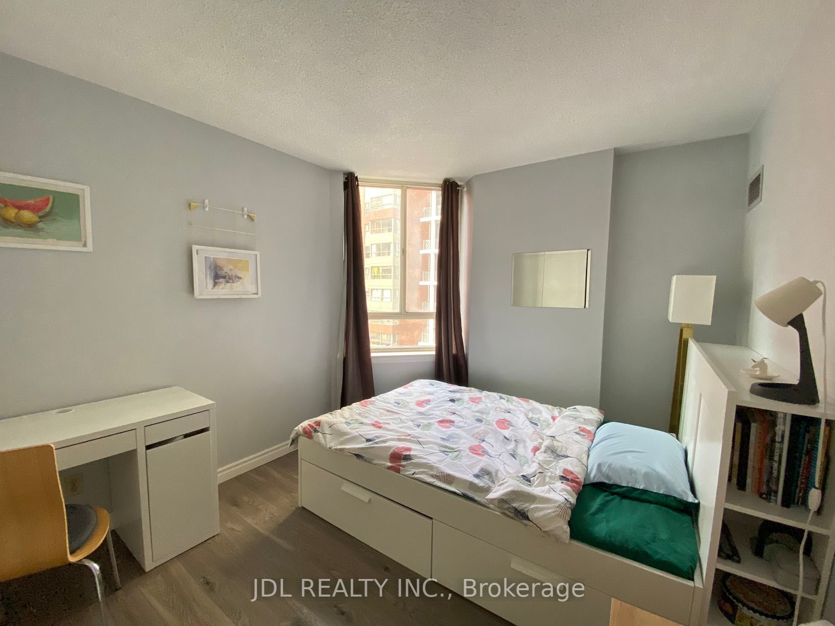 633 Bay St, #1204