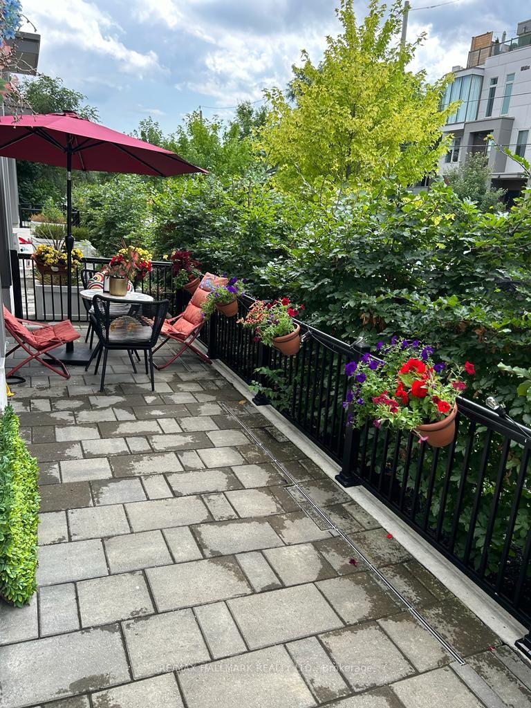 17 Greenbriar Road, #1