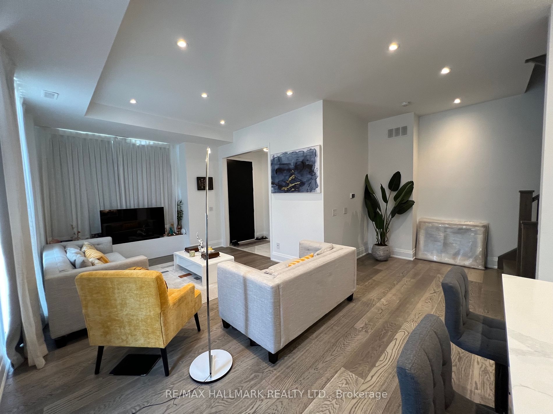 17 Greenbriar Road, #1