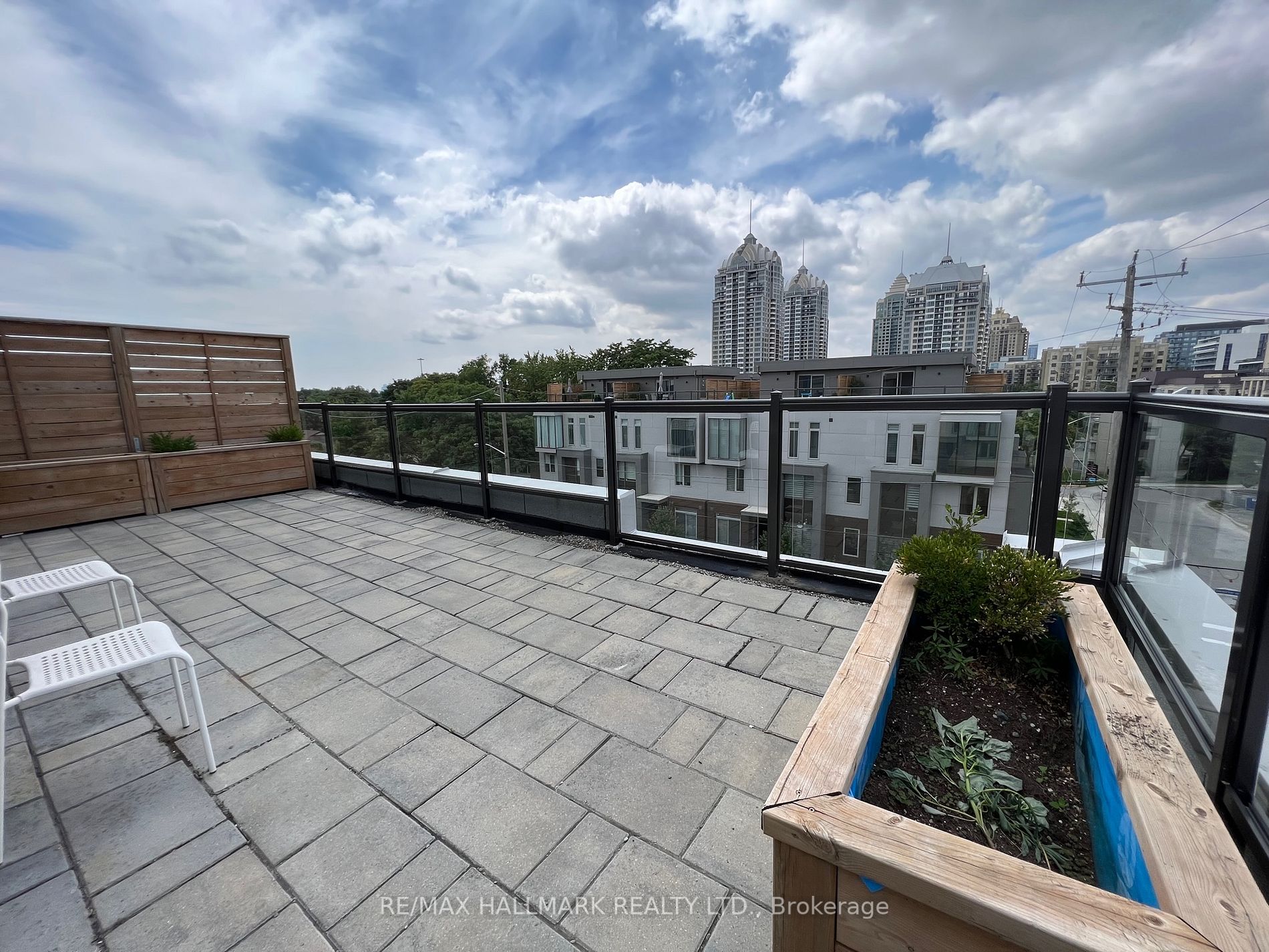 17 Greenbriar Road, #1