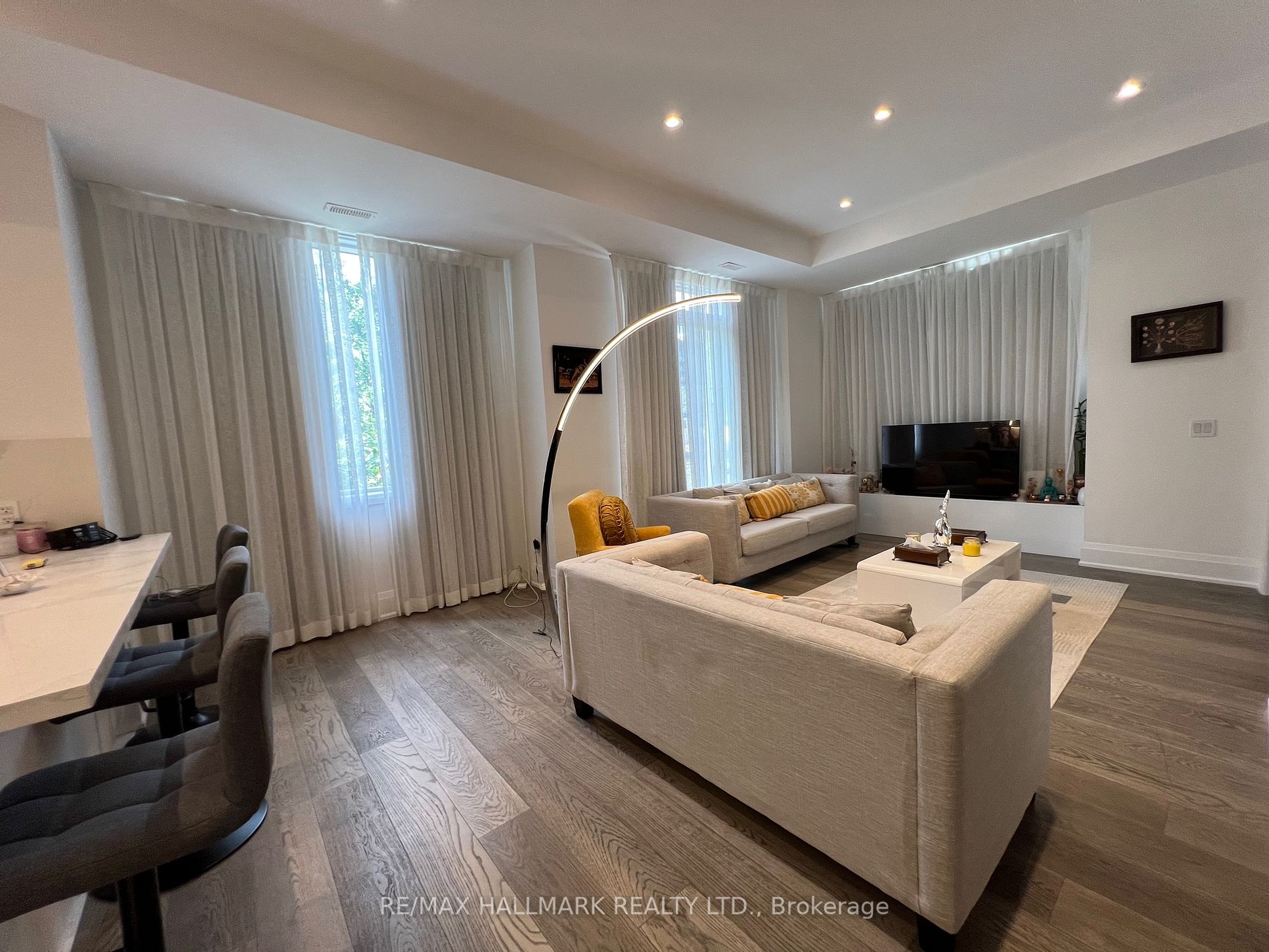 17 Greenbriar Road, #1