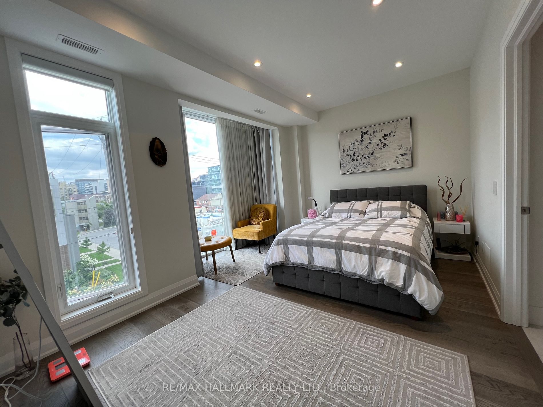 17 Greenbriar Road, #1