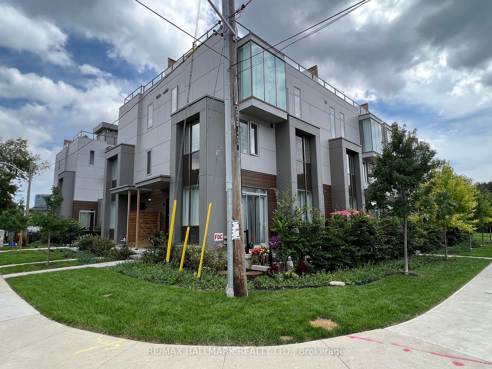 17 Greenbriar Road, #1