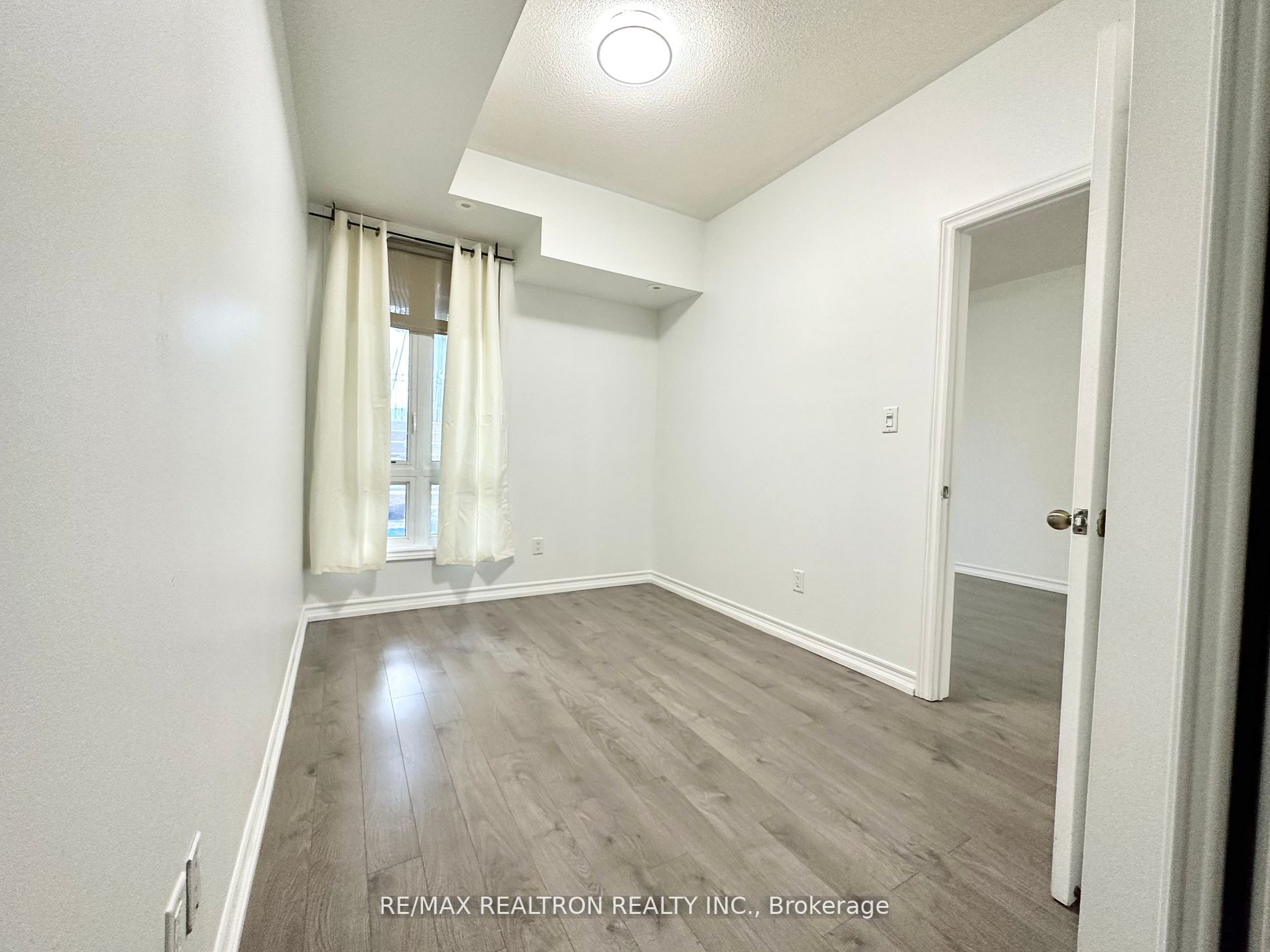 1496 Victoria Park Ave, #119