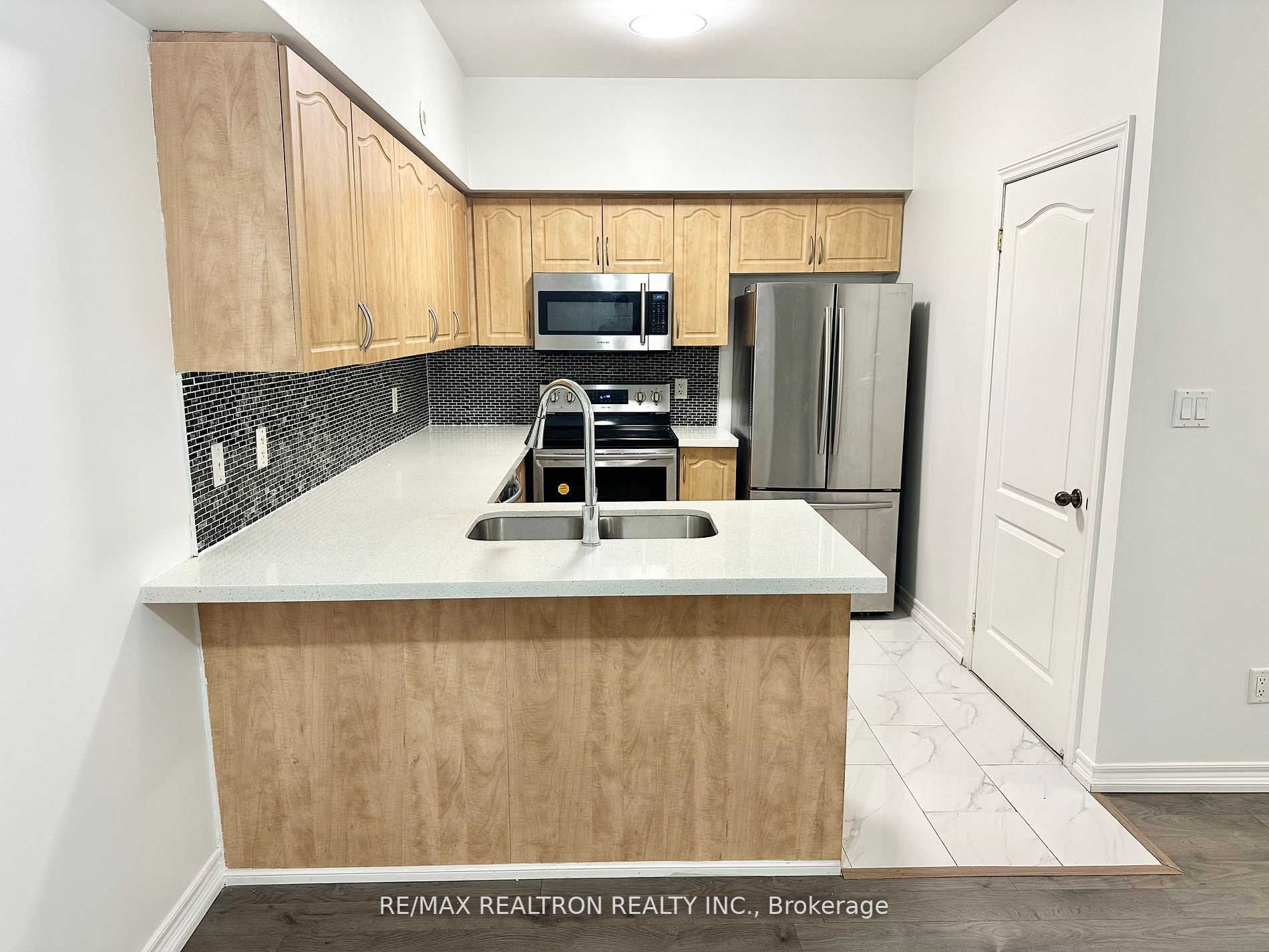 1496 Victoria Park Ave, #119