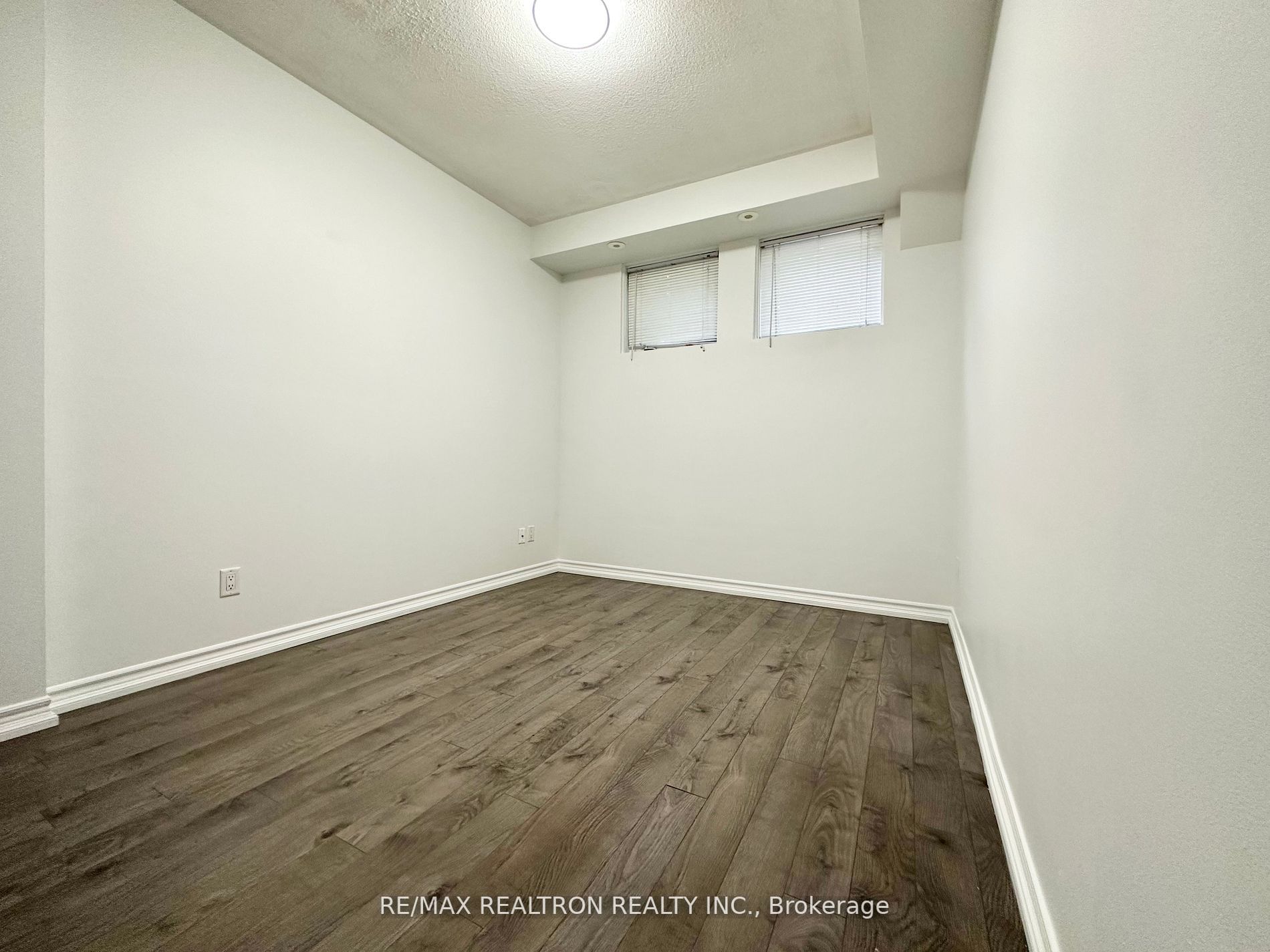 1496 Victoria Park Ave, #119