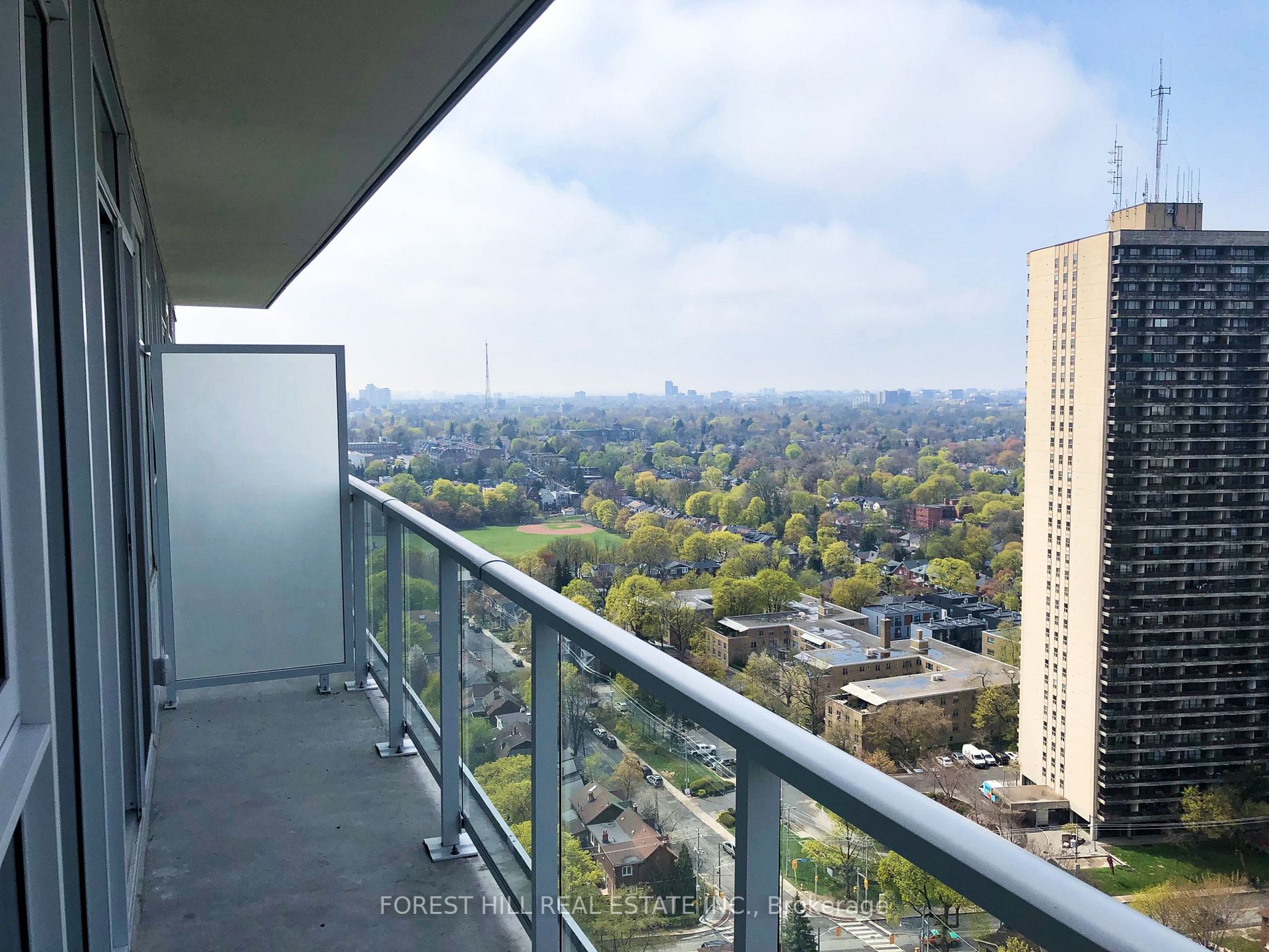33 Helendale Avenue, #2101