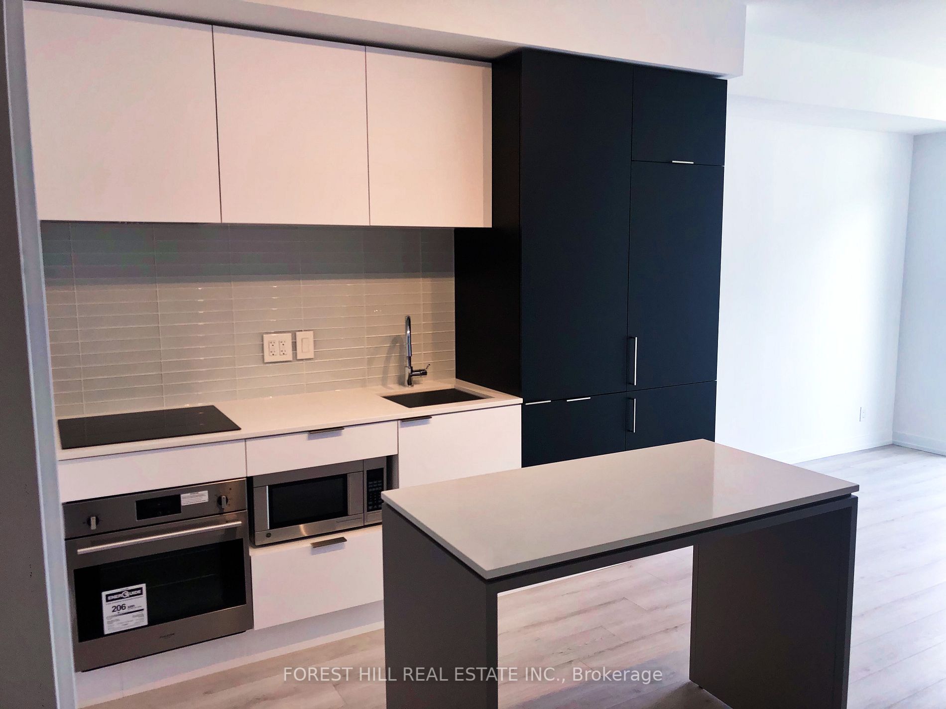 33 Helendale Avenue, #2101