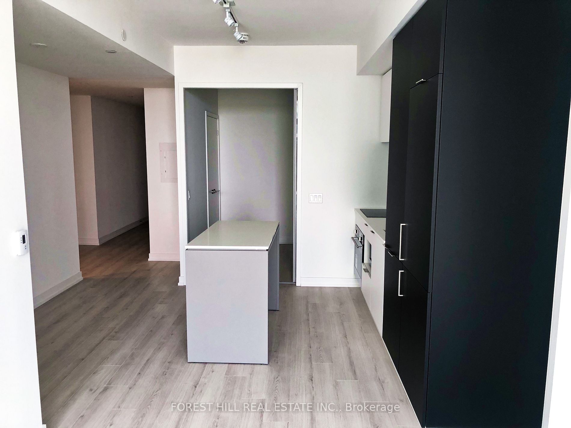 33 Helendale Avenue, #2101